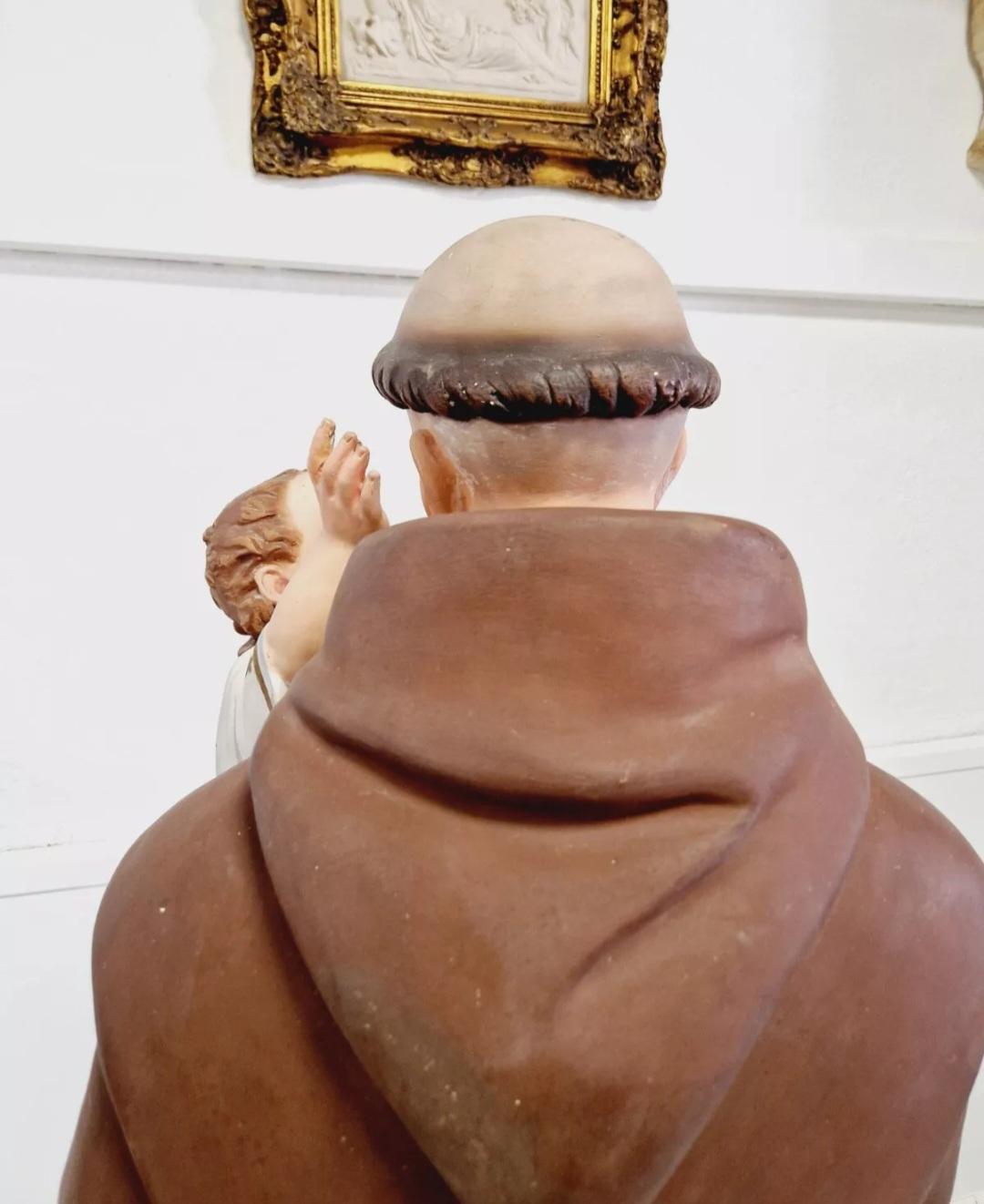 Intagliato a mano Antique Religious Statue Saint Anthony Church Sculpture in vendita