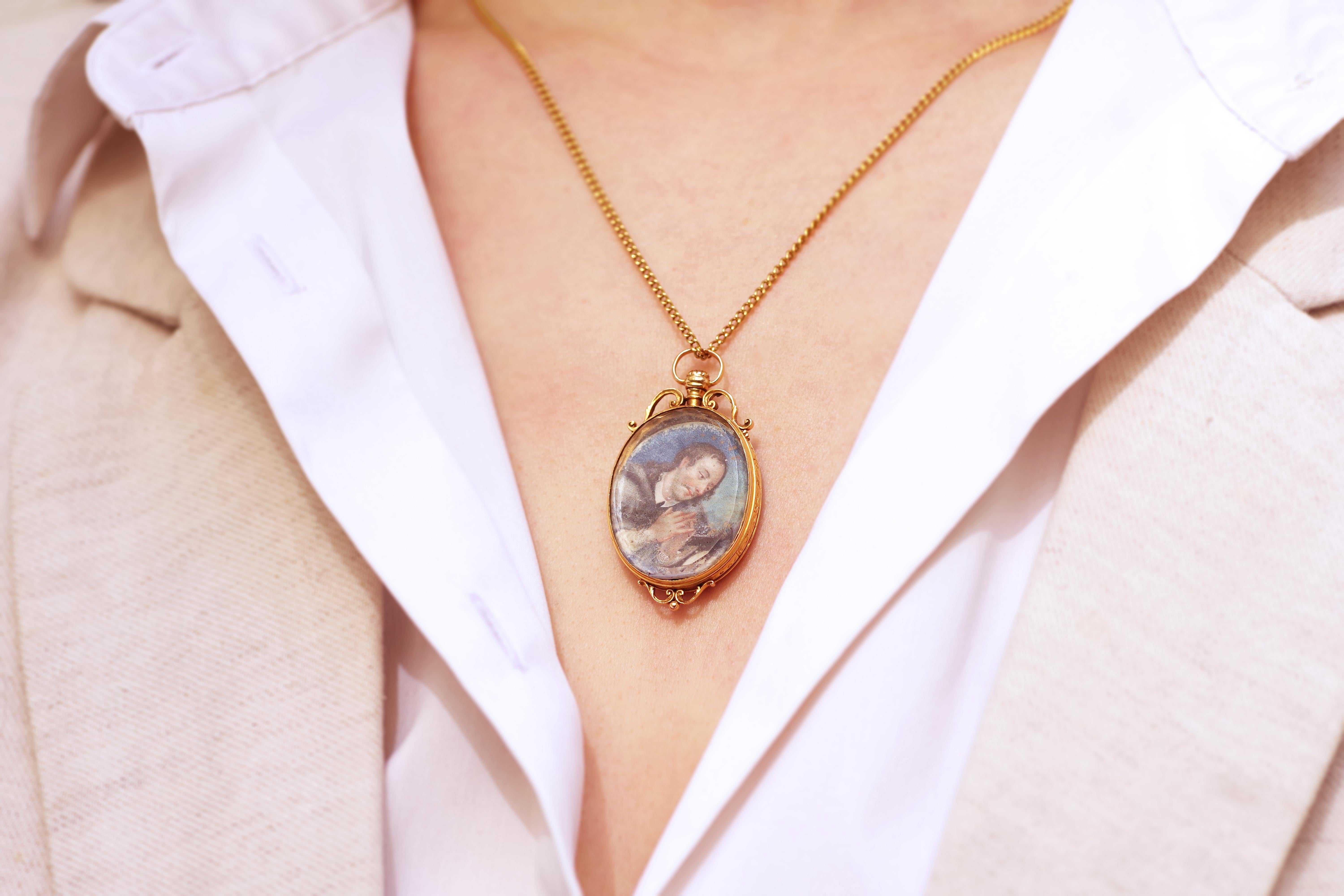Antique Reliquary Secret Locket Pendant in 18k Rose Gold, Religious Pendant For Sale 1