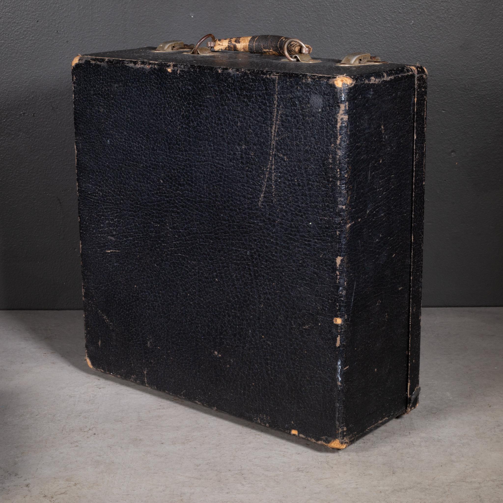 Ancienne machine à écrire portable Remington Envoy c.1942 en vente 4