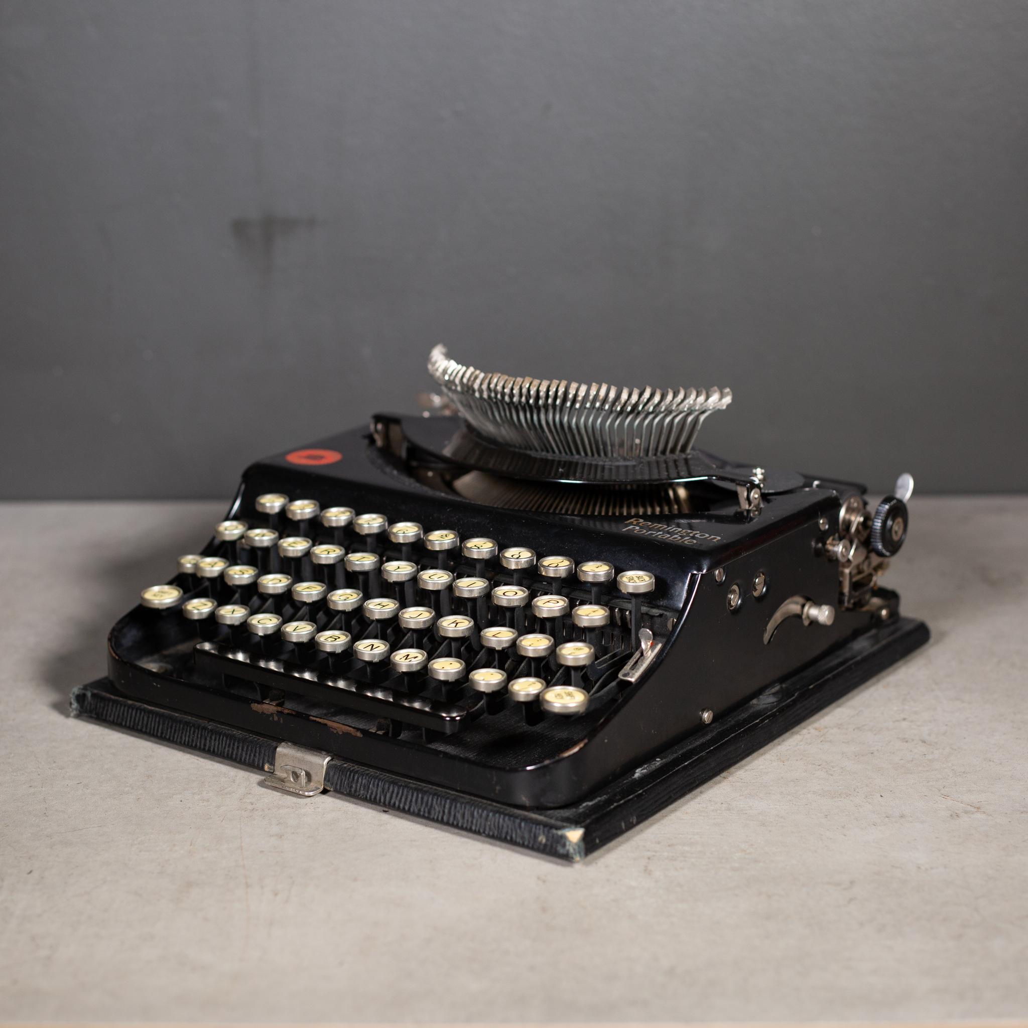 Antike Remington Portable Model No. 1 Schreibmaschine und Koffer ca. 1920 im Zustand „Gut“ in San Francisco, CA