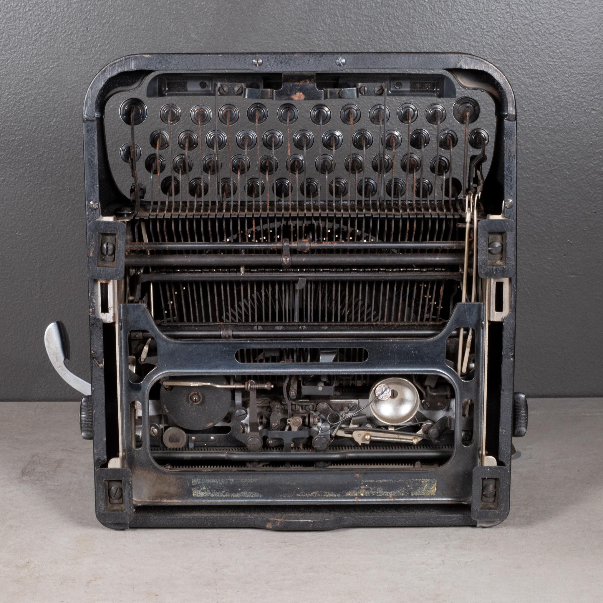 20th Century Antique Remington Rand Deluxe Model 5 Typewriter c.1941