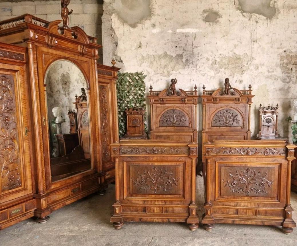 Antique Renaissance Bedroom Set 5