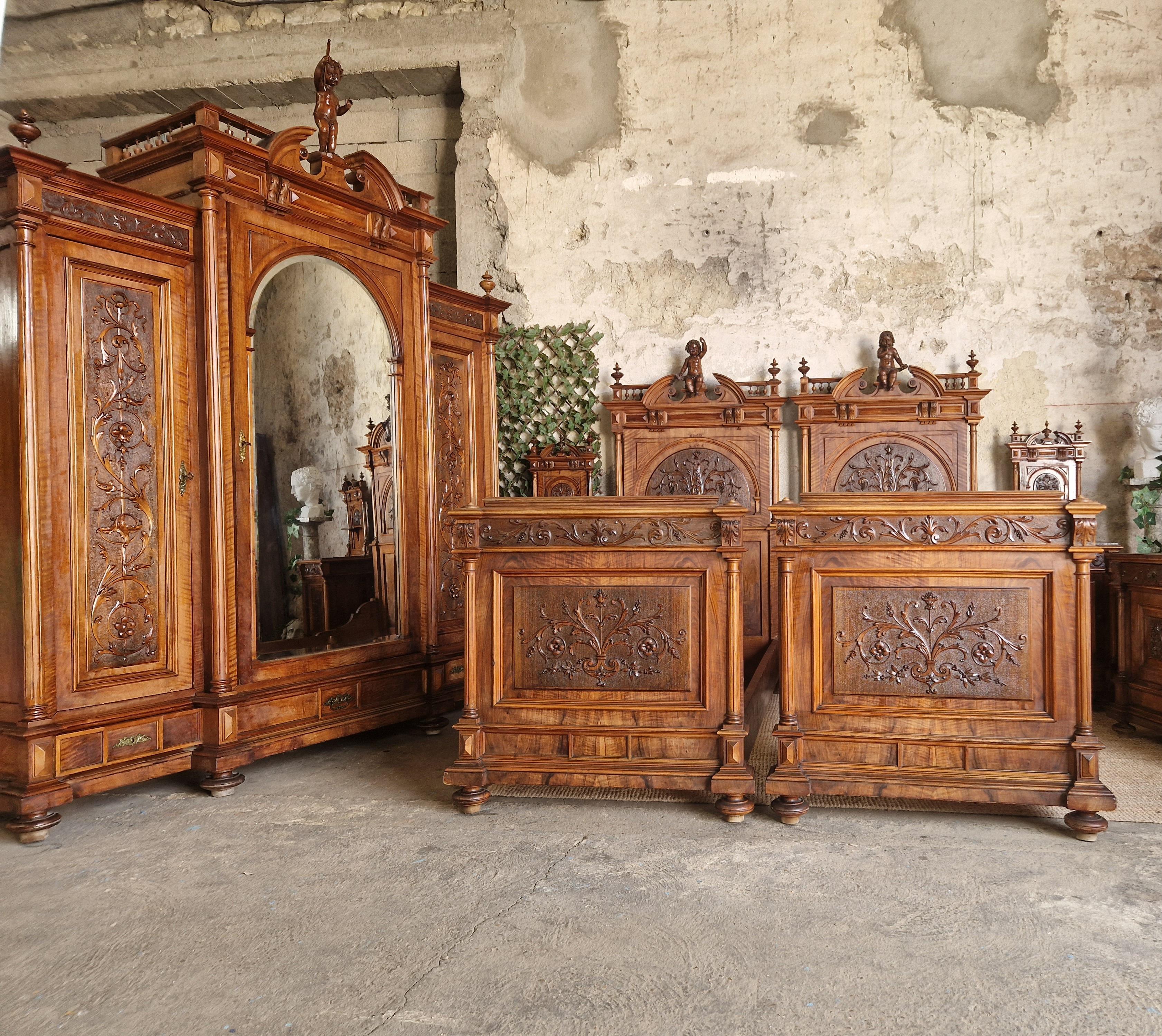 Antique Renaissance Bedroom Set 9