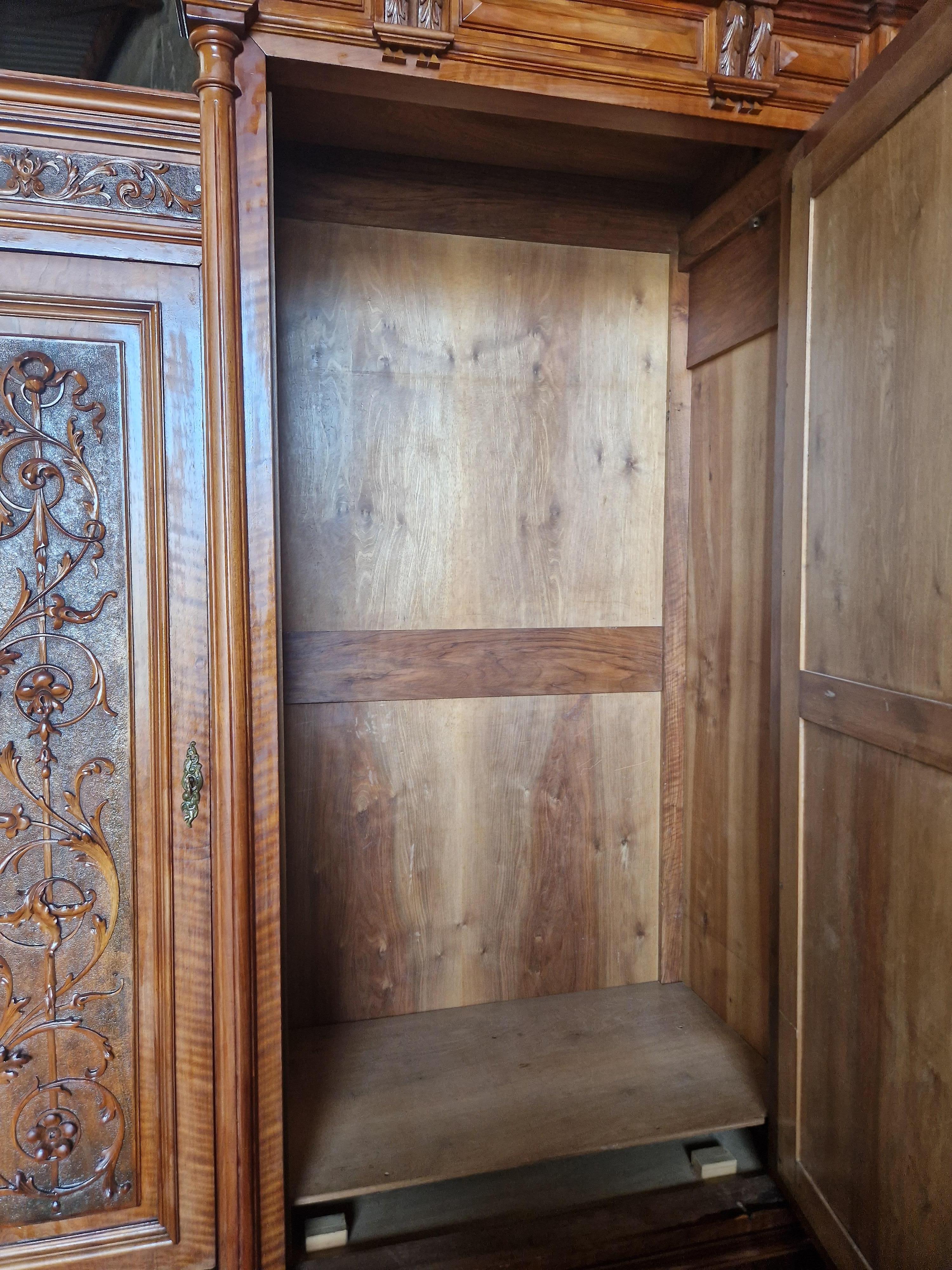 Antique Renaissance Bedroom Set 10
