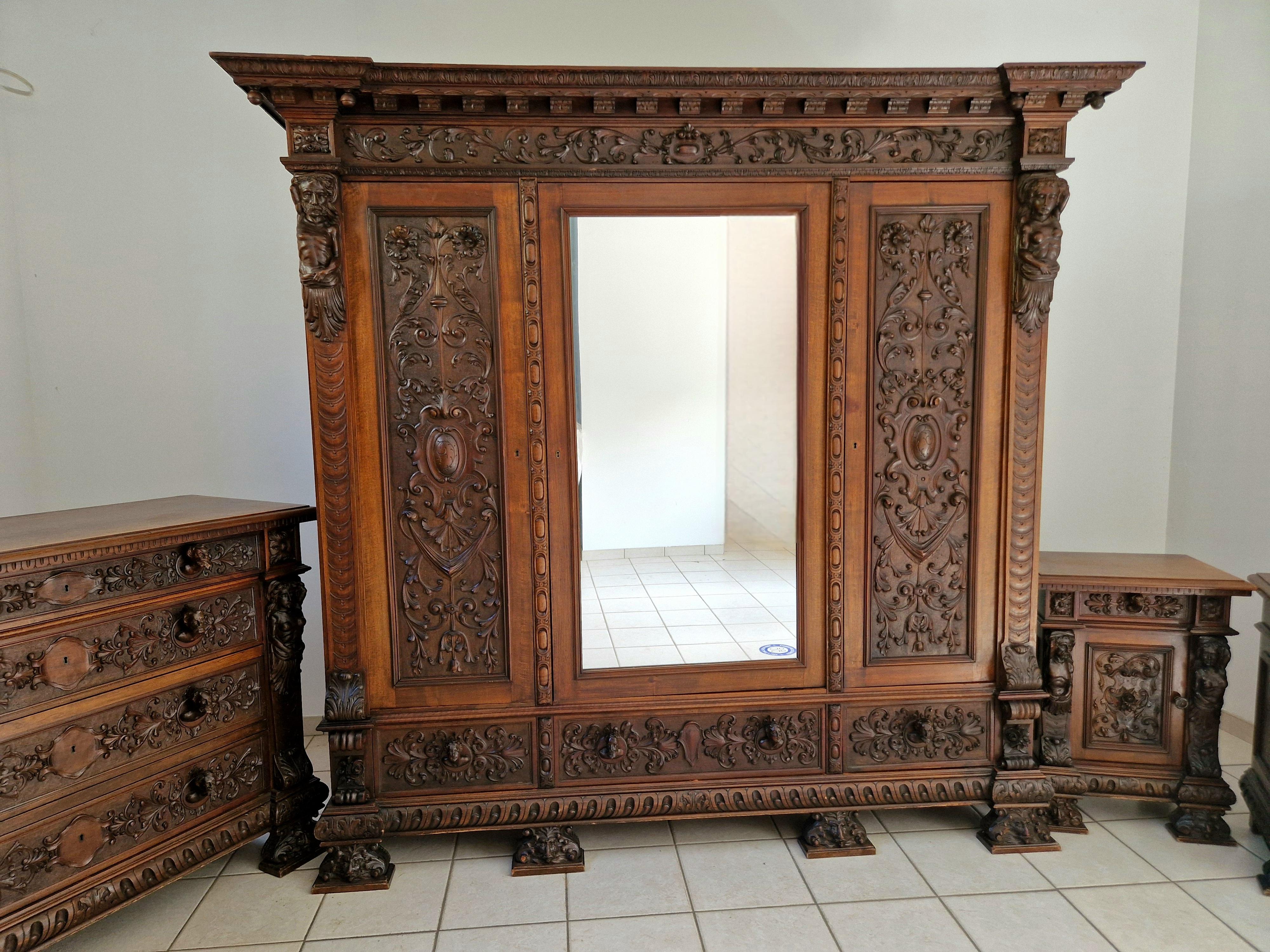 This Absolutely Magnificent Rare 5-piece bedroom set is a fantastic piece of Artwork. The Bedroom features a Fabulous Heavily Carved Bed with Wow Factor Female statues to the Footboard, this King-Size Bed has an impressive heavily carved Headboard