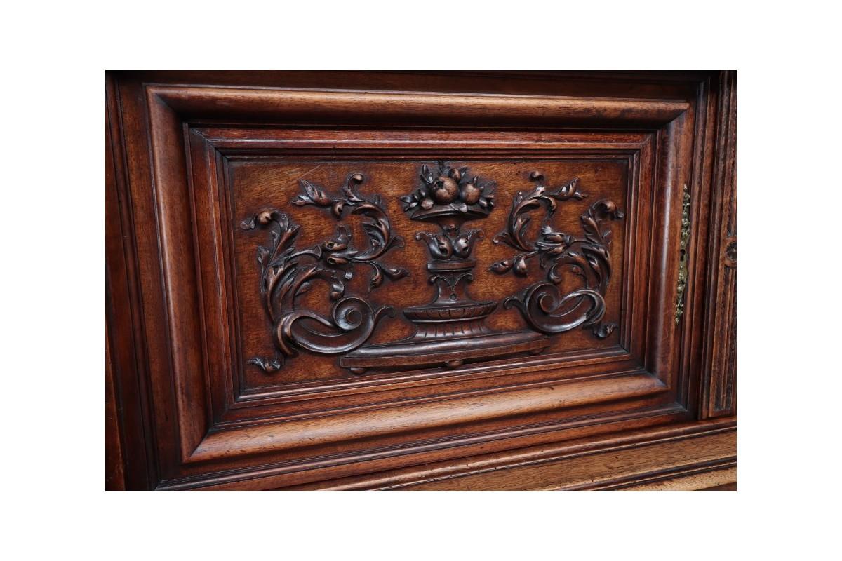 Antique Renaissance Dining Room, Late 19th Century 5