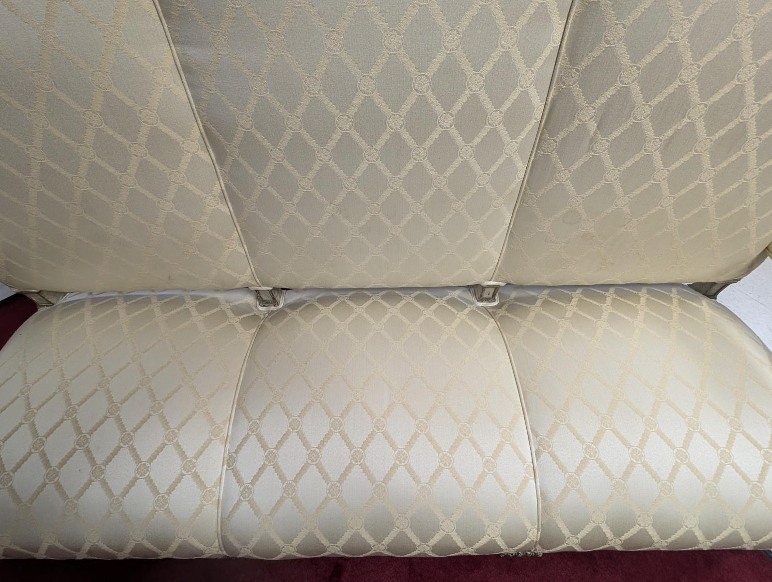 Sofá y Sillón Renacentista Antiguo de Hall Renacimiento en venta