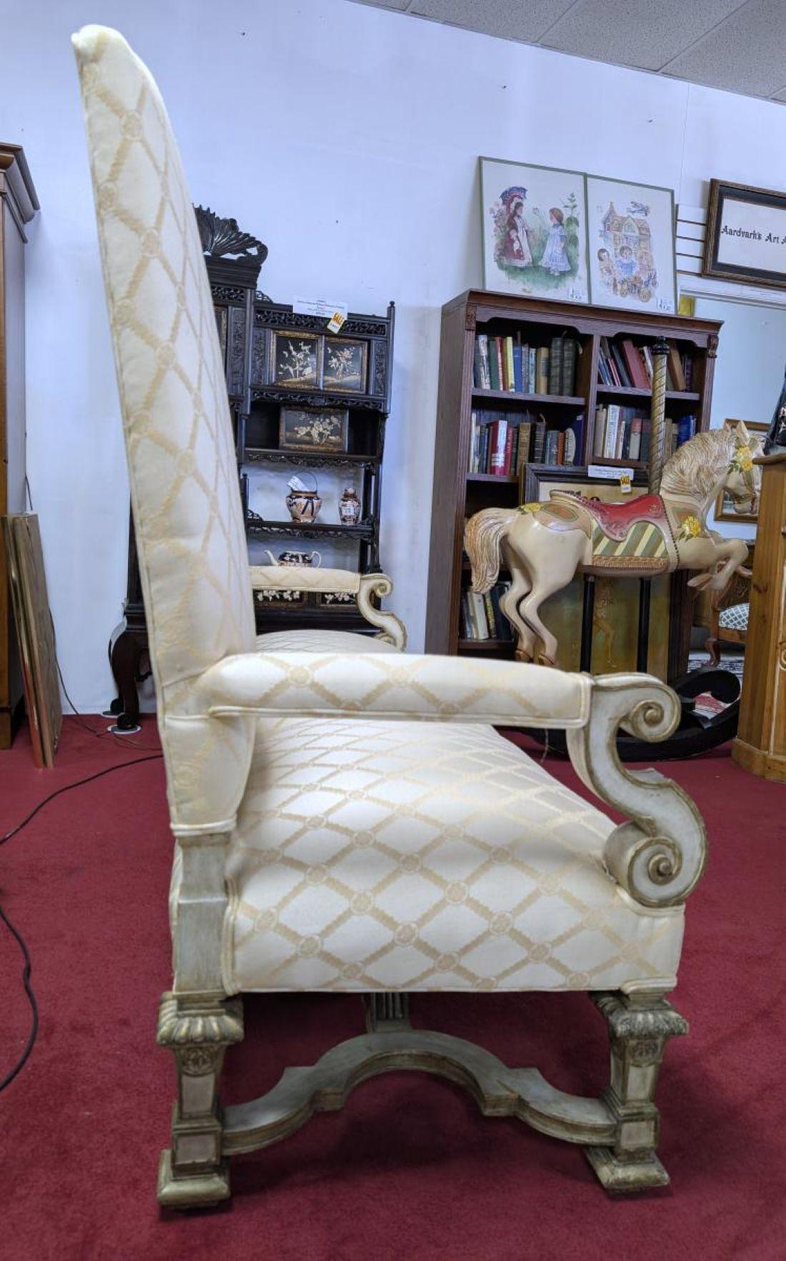 Sofá y Sillón Renacentista Antiguo de Hall en venta 1