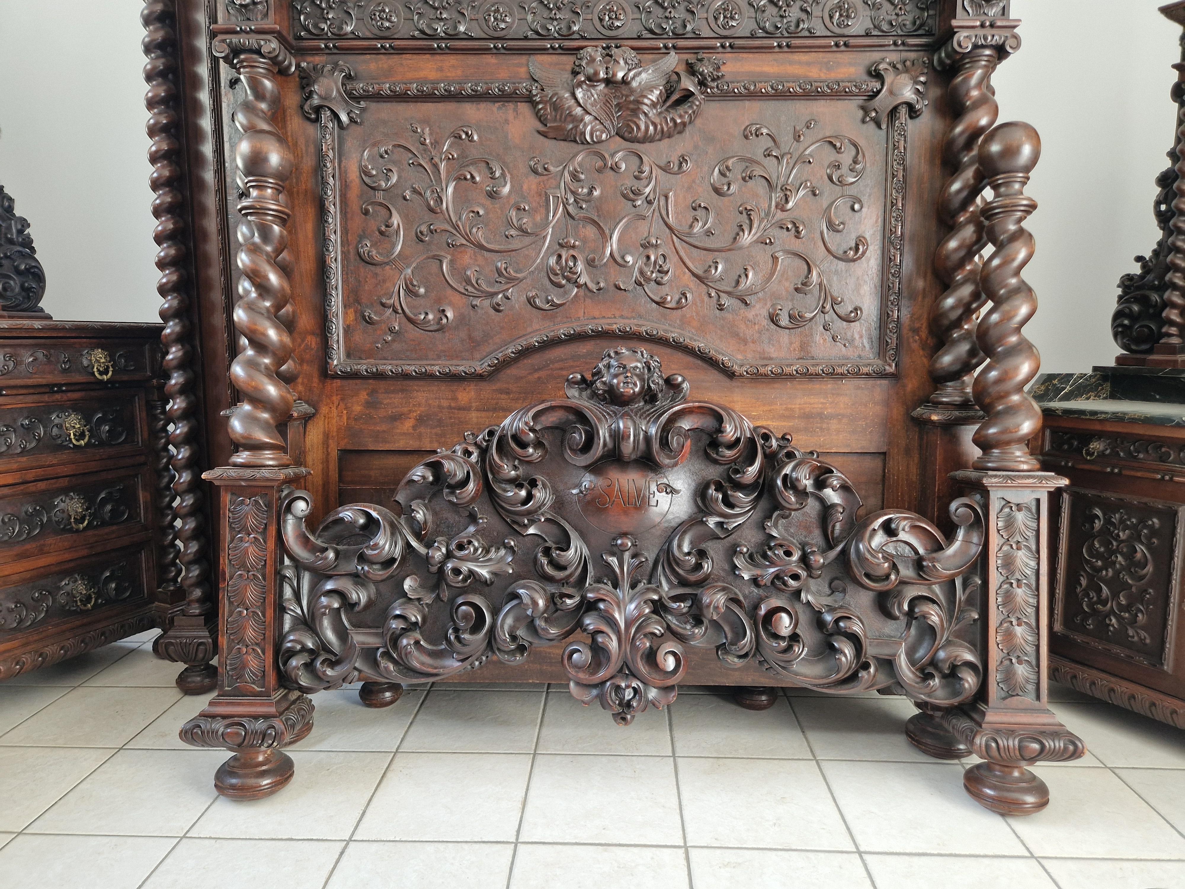 Antique Renaissance Italienne  Ensemble de chambre à coucher présenté dans un film en vente 1