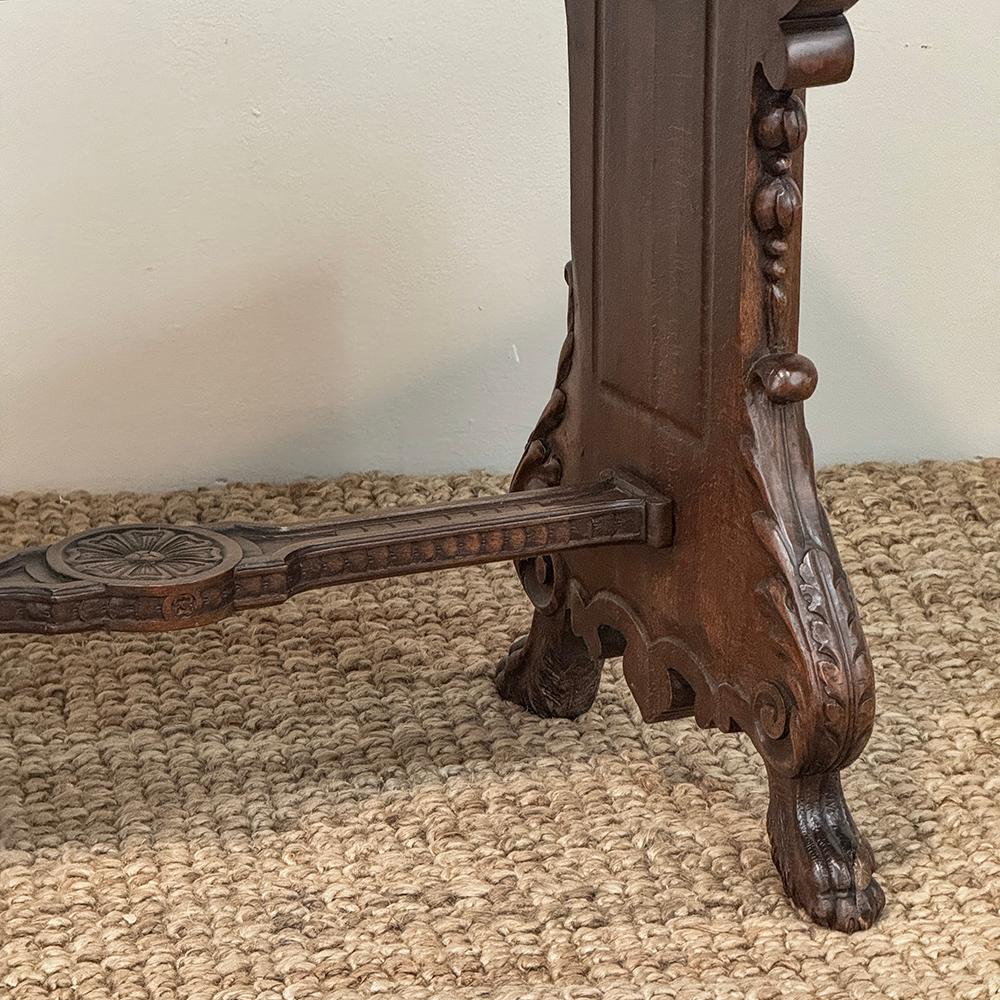 Ancienne table d'appoint Renaissance à plateau en marbre en vente 9