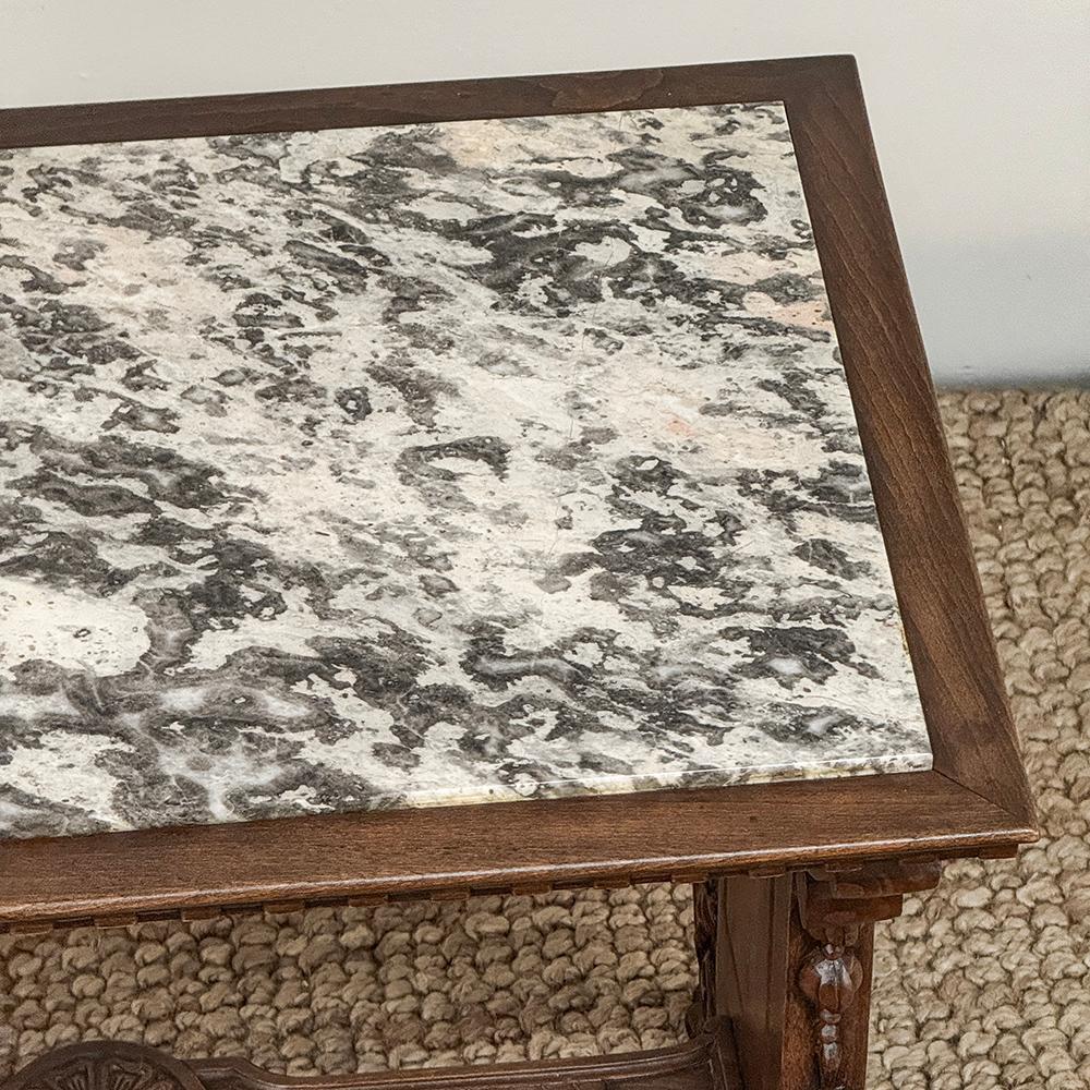 Ancienne table d'appoint Renaissance à plateau en marbre en vente 12