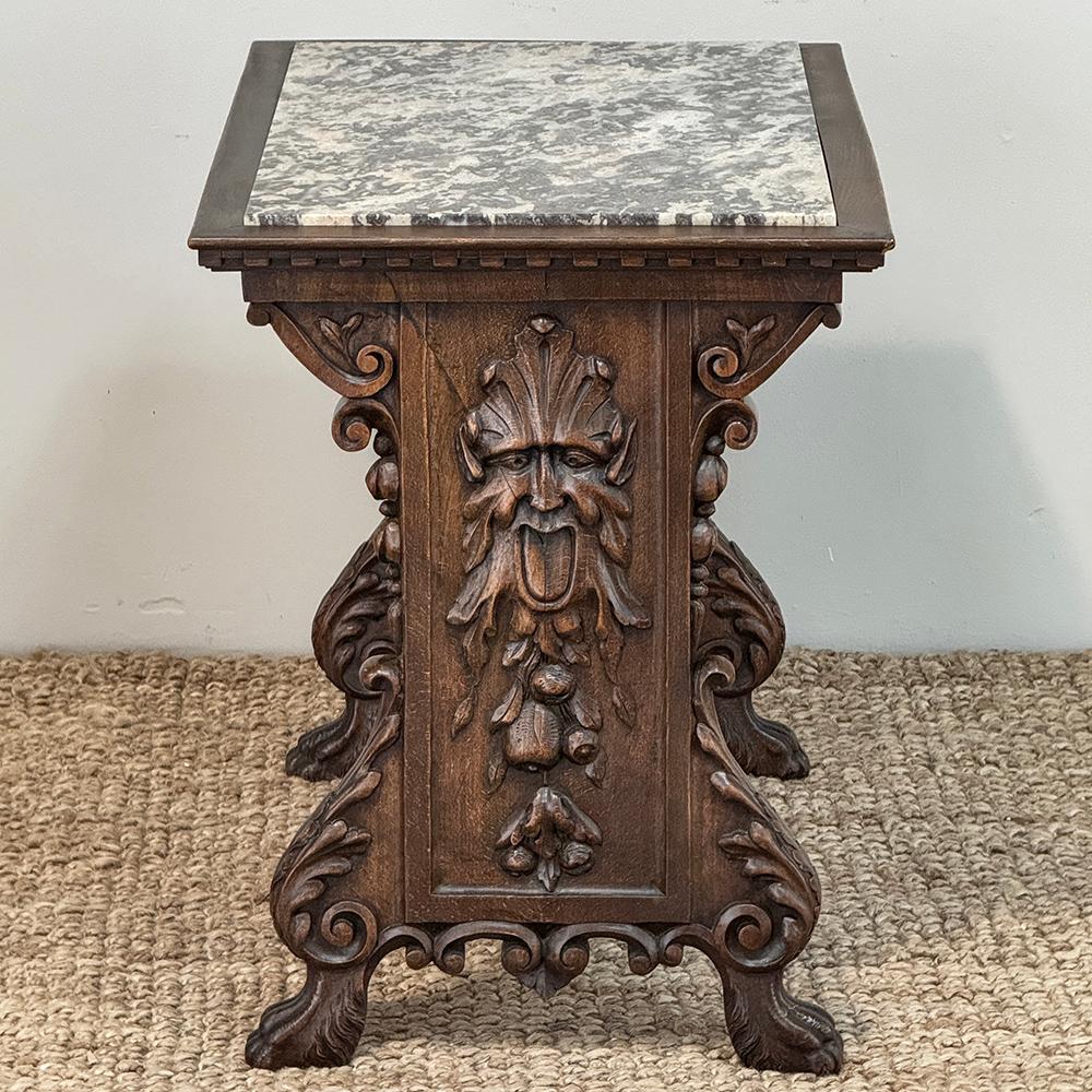 Français Ancienne table d'appoint Renaissance à plateau en marbre en vente