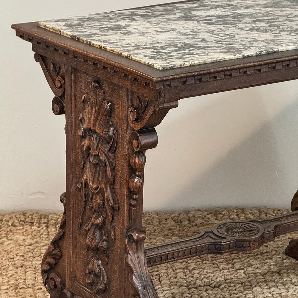 Ancienne table d'appoint Renaissance à plateau en marbre Bon état - En vente à Dallas, TX