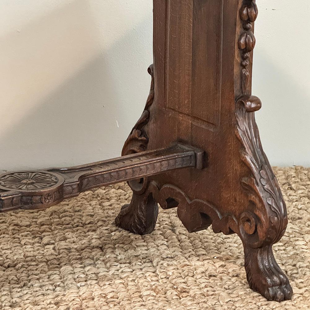 Ancienne table d'appoint Renaissance à plateau en marbre en vente 1