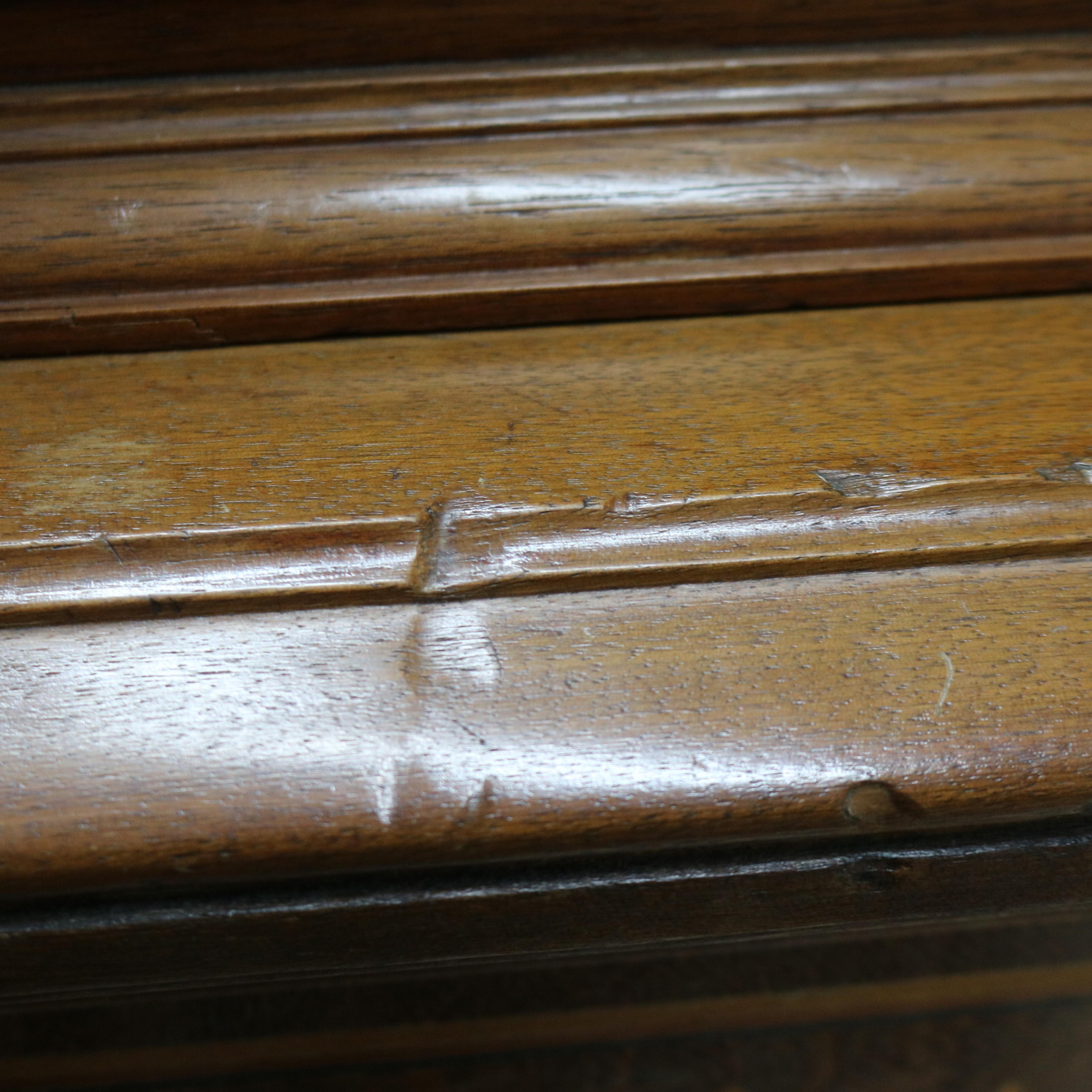 Antique Revival Crédence en noyer sculpté et bronze doré avec marqueterie c1880 en vente 4