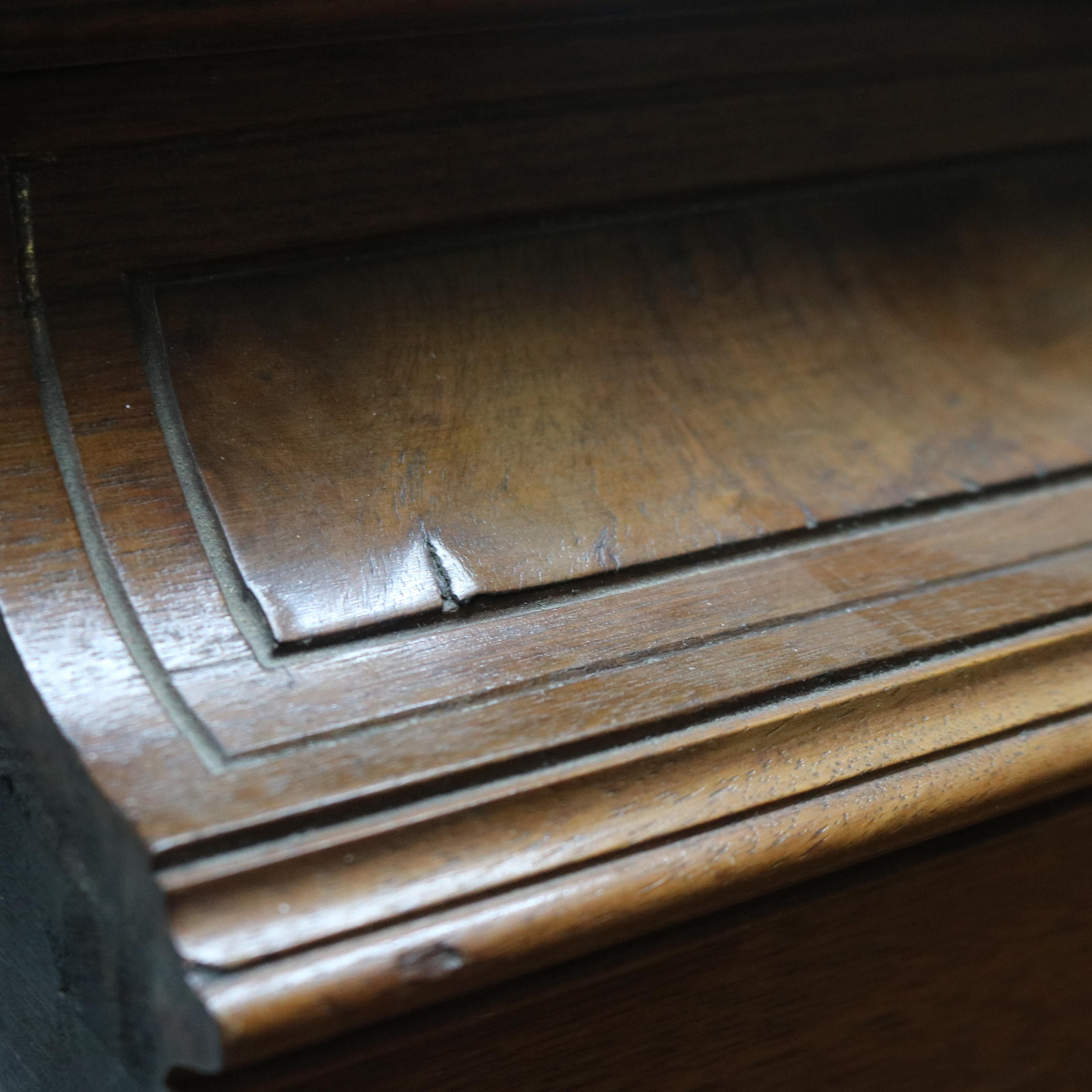 Antique Revival Crédence en noyer sculpté et bronze doré avec marqueterie c1880 en vente 7