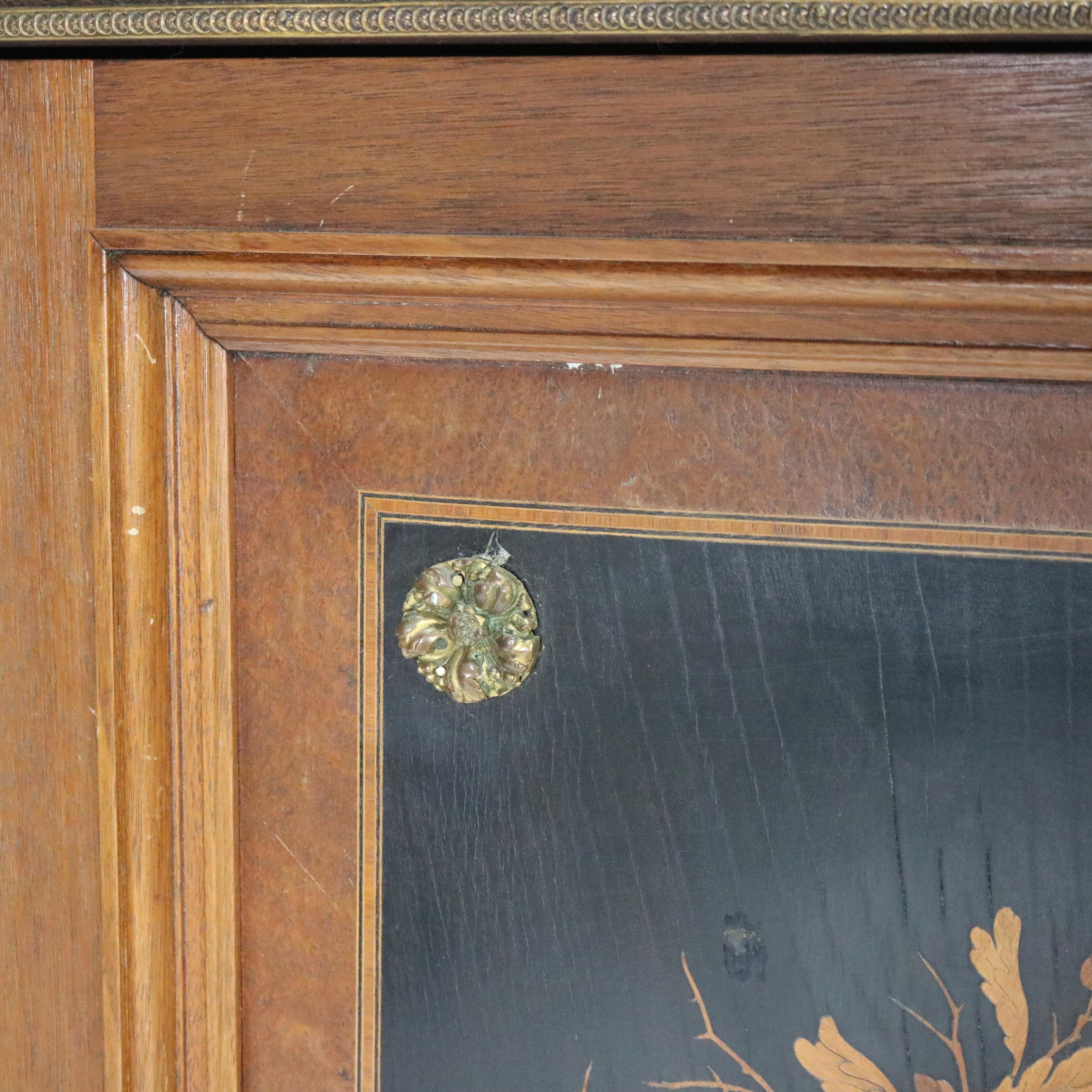 Noyer Antique Revival Crédence en noyer sculpté et bronze doré avec marqueterie c1880 en vente