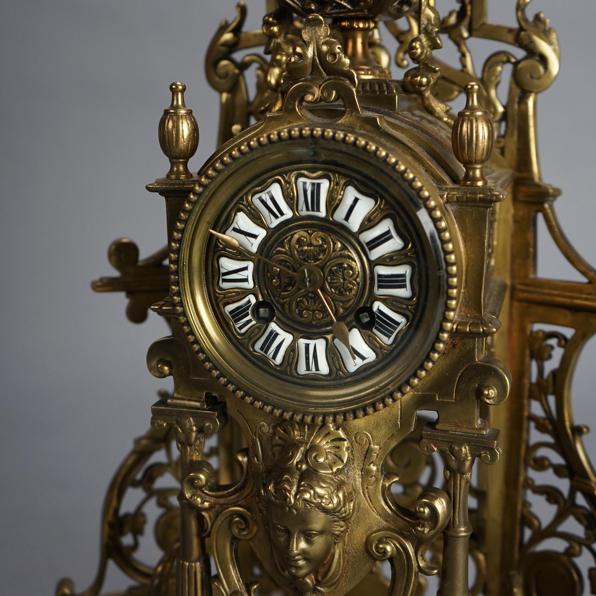 Ancienne horloge figurative néo-Renaissance en bronze coulé avec masque féminin C1870 Bon état - En vente à Big Flats, NY