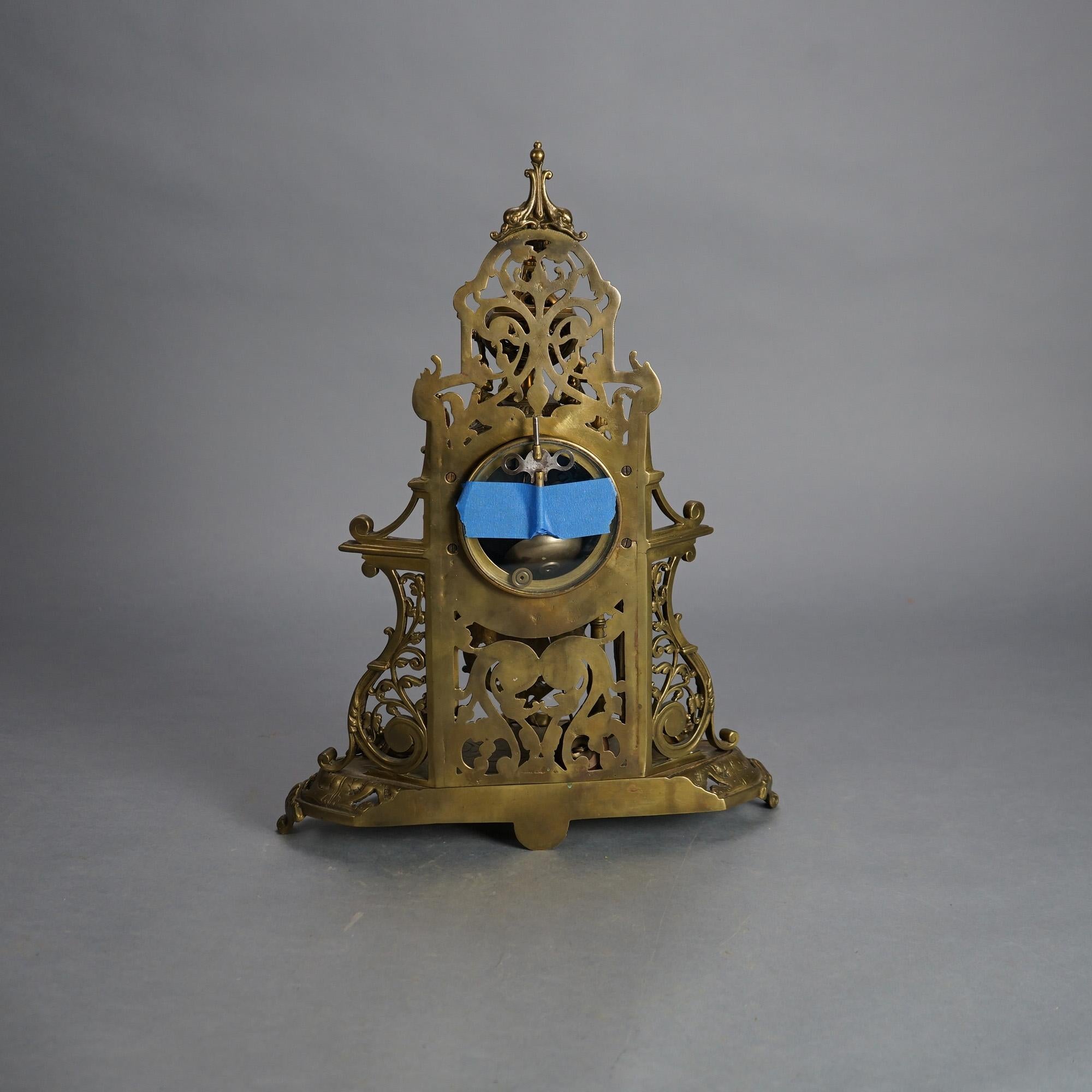 Ancienne horloge figurative néo-Renaissance en bronze coulé avec masque féminin C1870 en vente 2