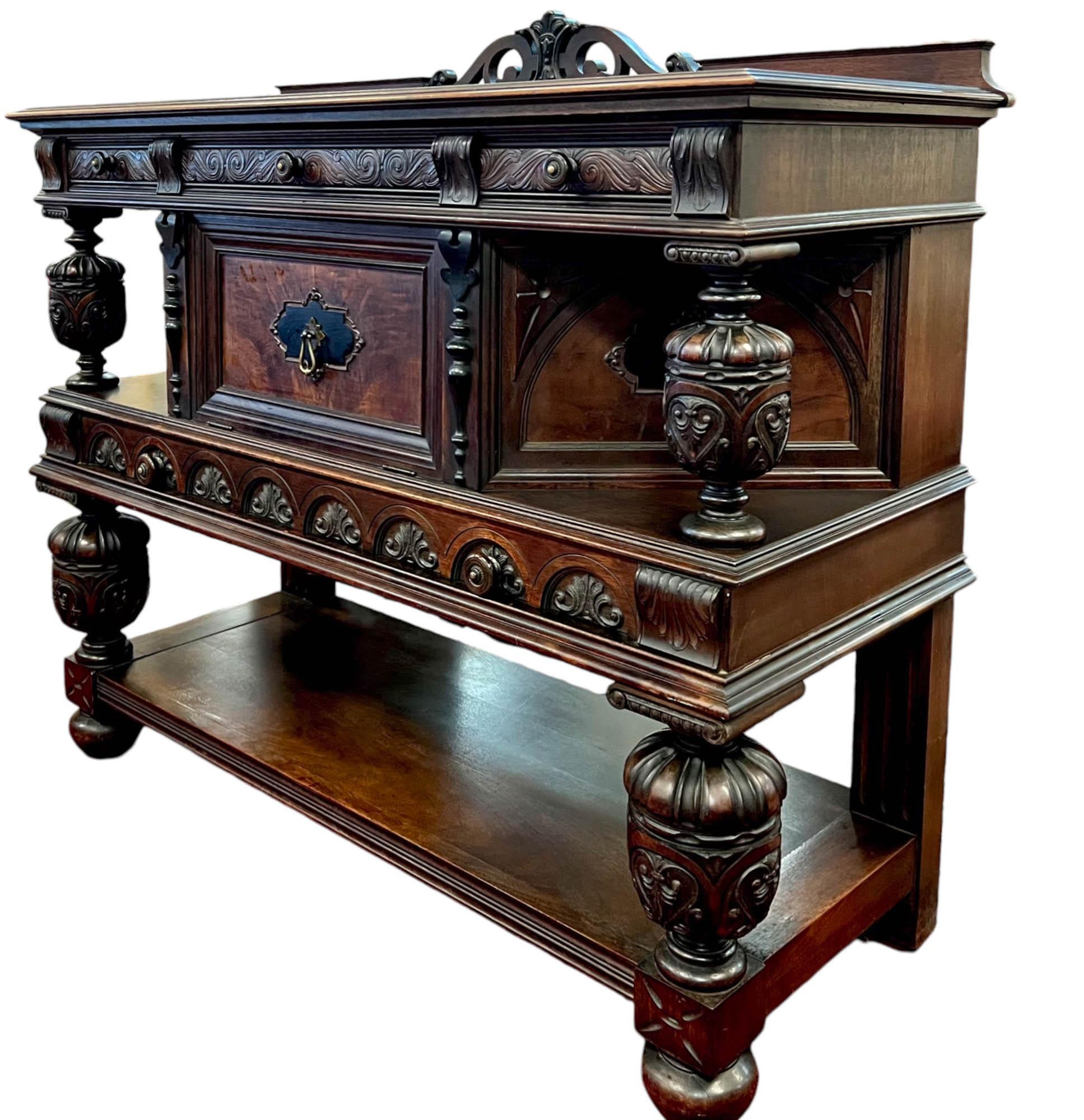 Antique Renaissance Revival Credenza/Sideboard, C. 1880-1900 In Good Condition For Sale In North Palm Beach, FL