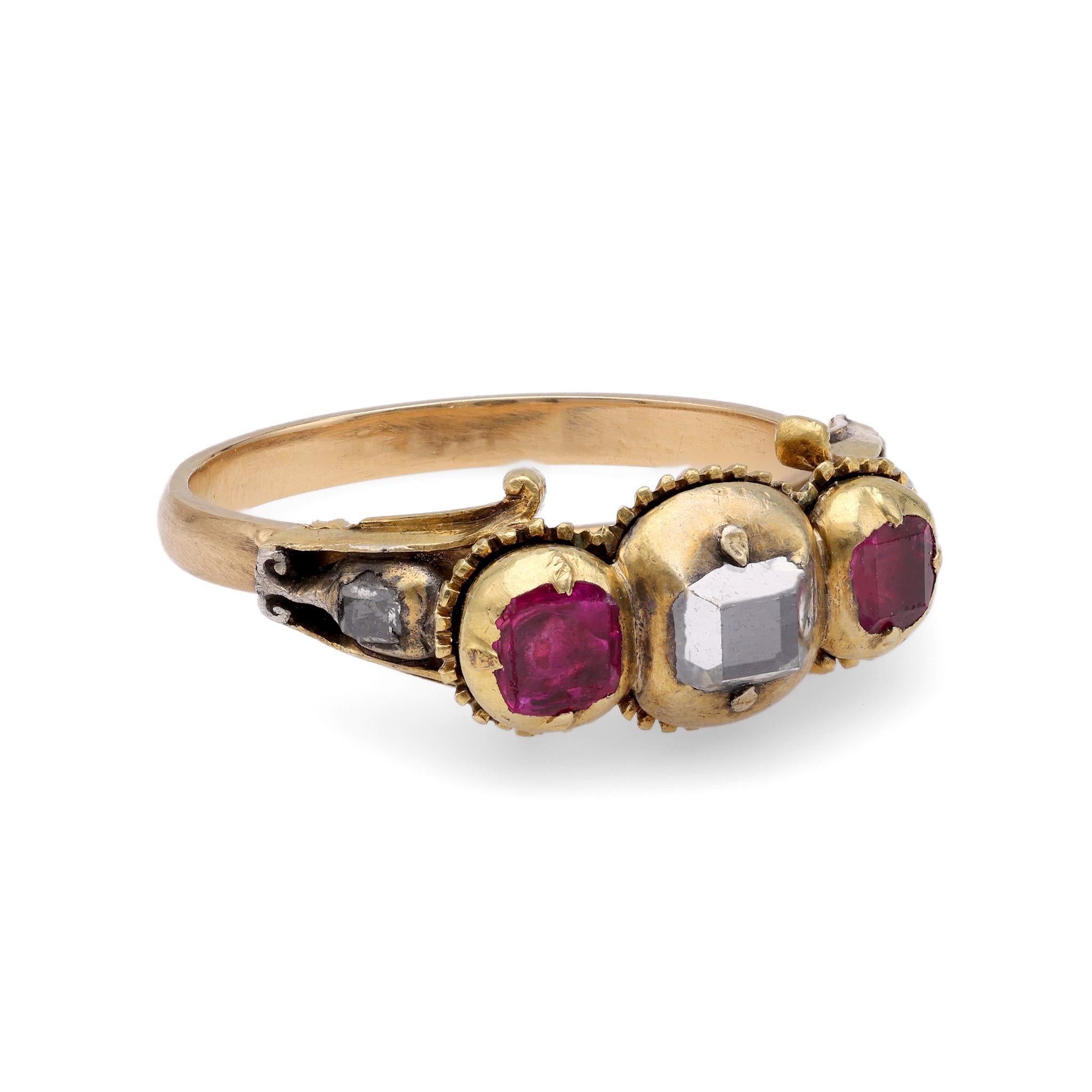 Antiker Renaissance Revival Diamant Rubin Gelbgold Ring (Neorenaissance)