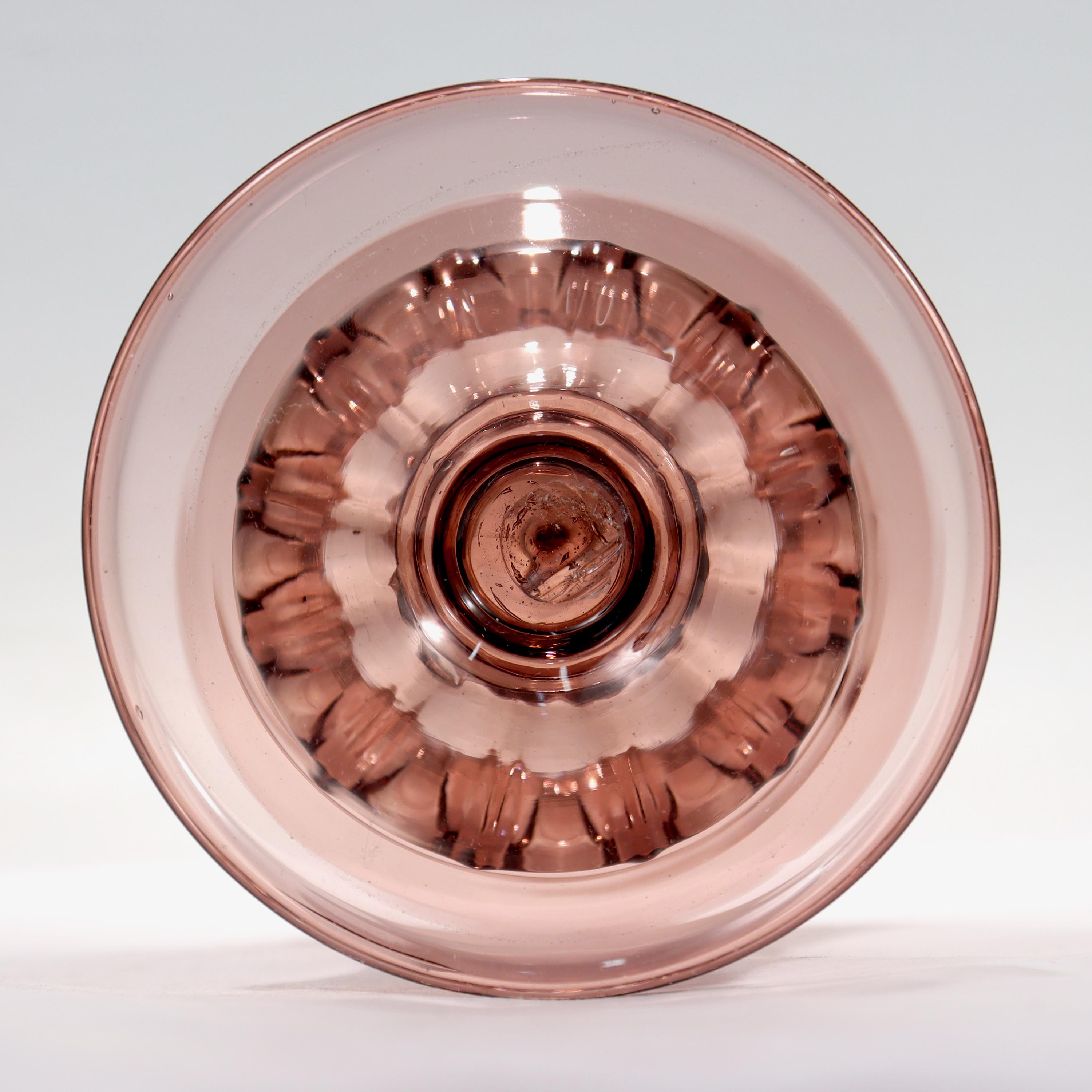 XX secolo Antico vaso di vetro veneziano rinascimentale con piede viola in vendita