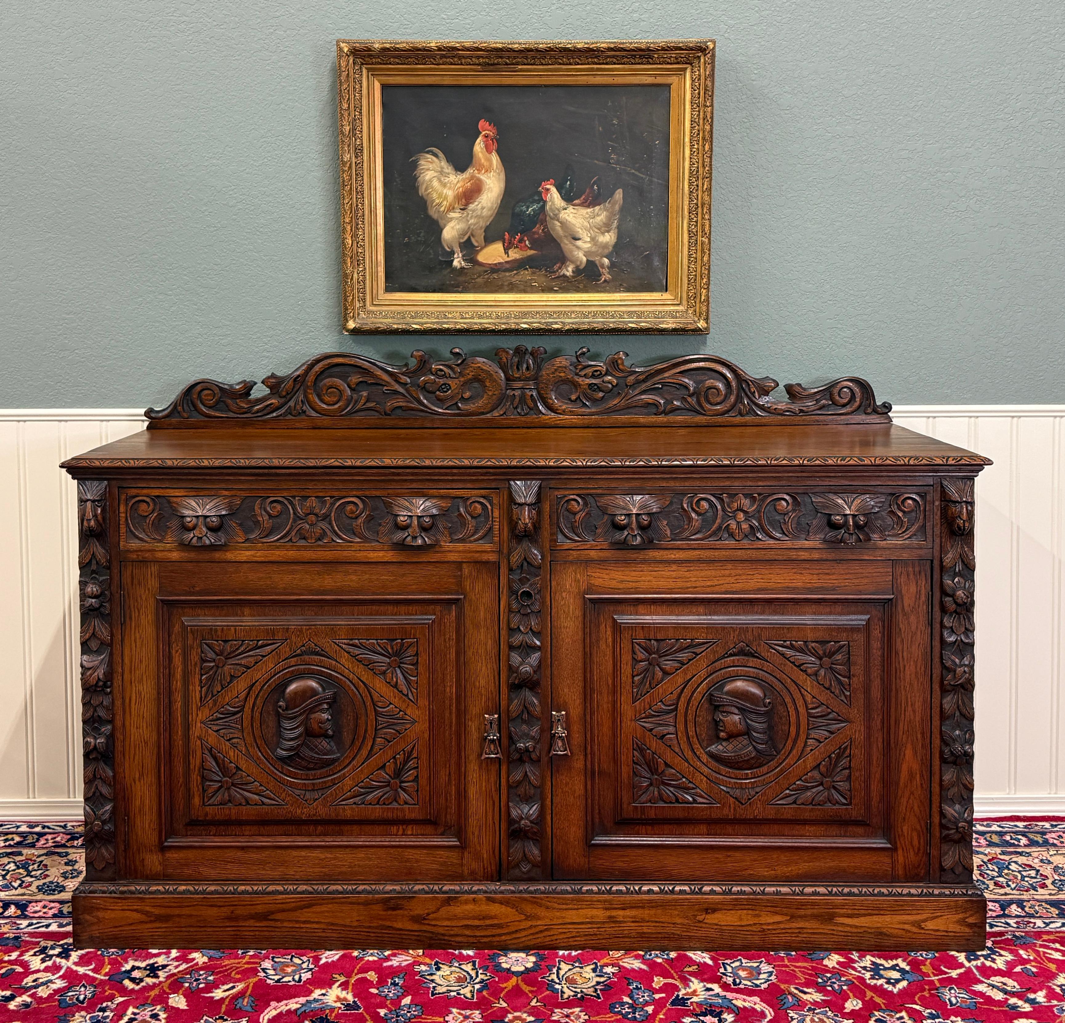 Antique Renaissance Revival Französisch Server Sideboard Buffet Schrank Eiche 19C (Geschnitzt) im Angebot