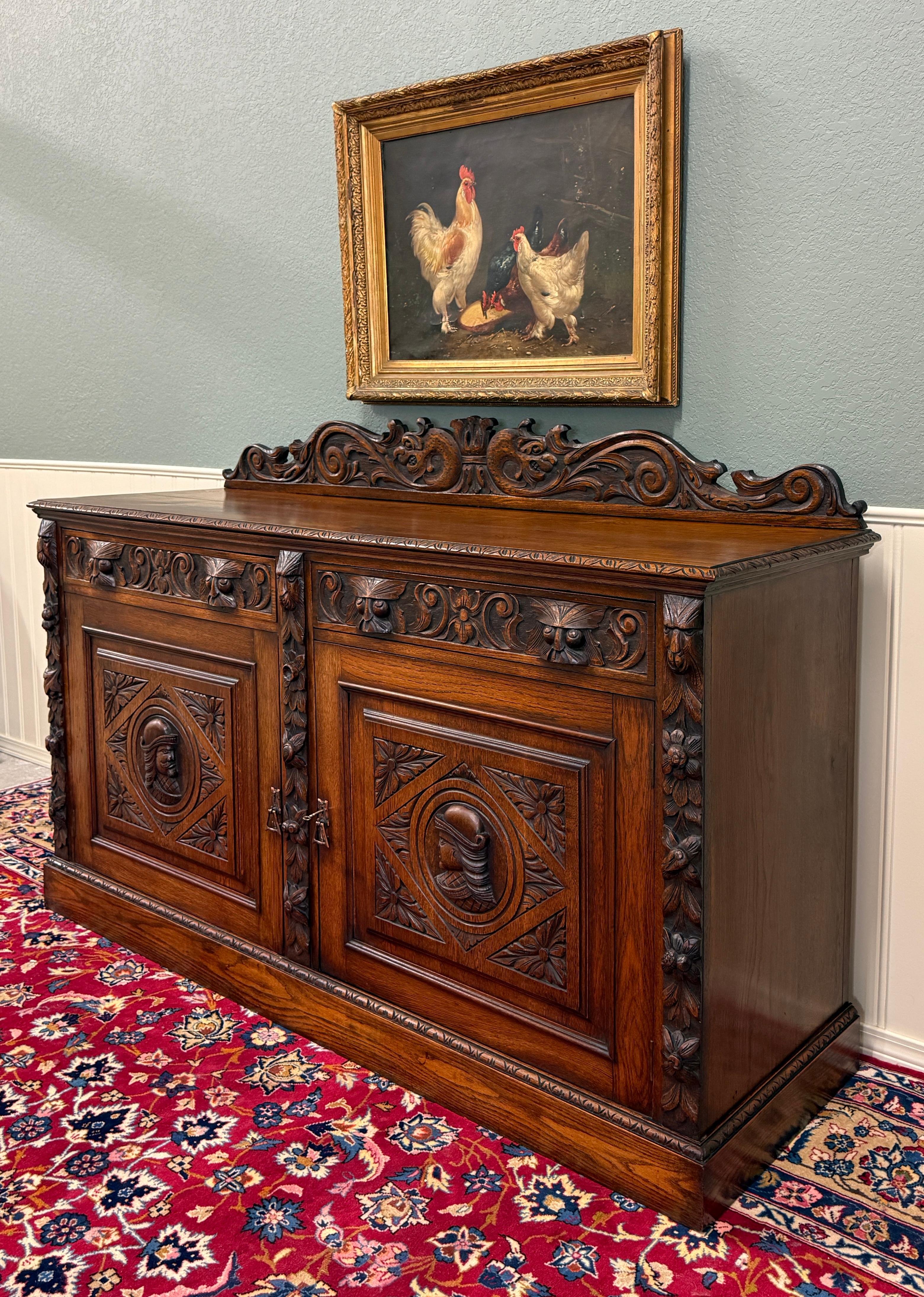 Antique Renaissance Revival Französisch Server Sideboard Buffet Schrank Eiche 19C (19. Jahrhundert) im Angebot
