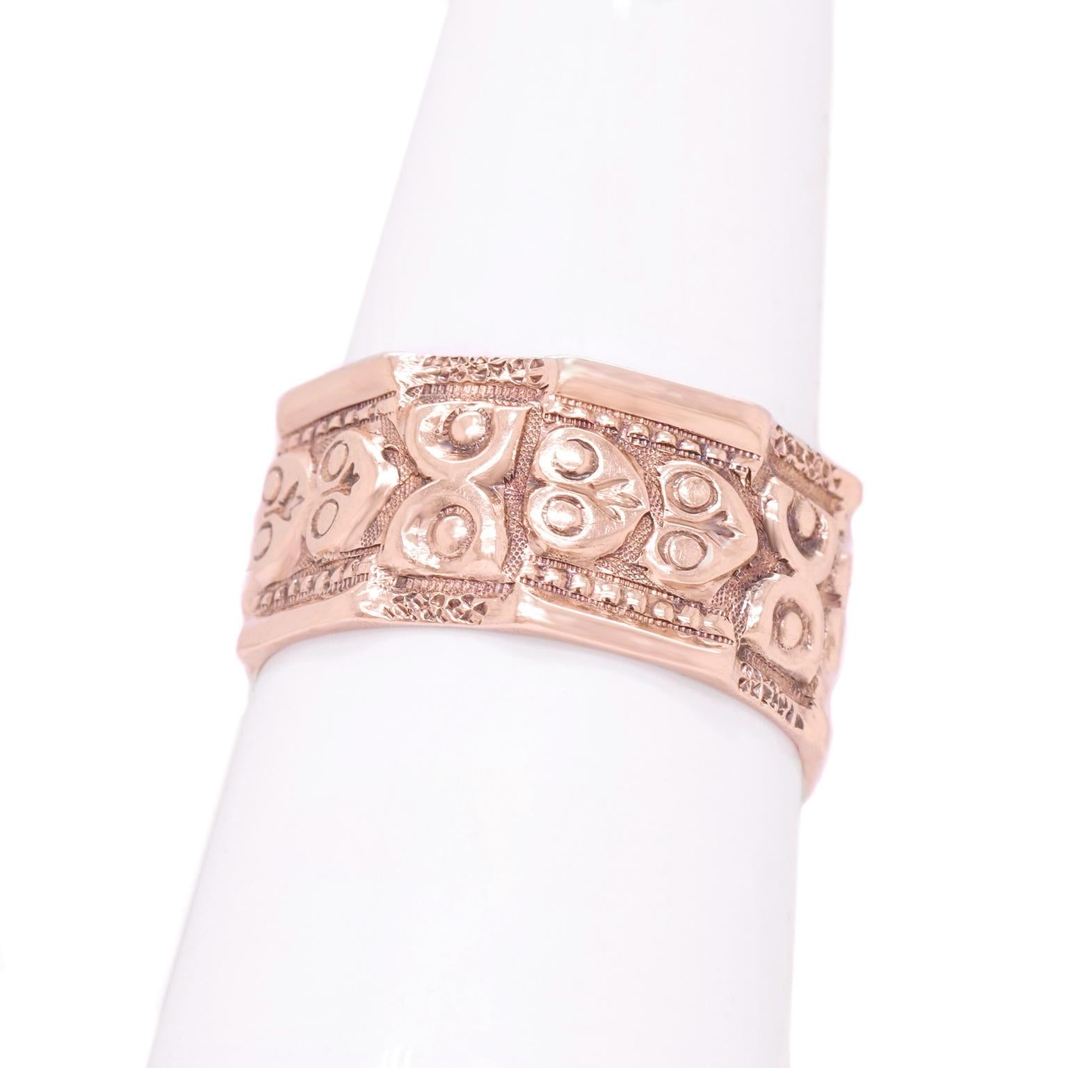 Women's or Men's Antique Renaissance Revival Gold Band Ring