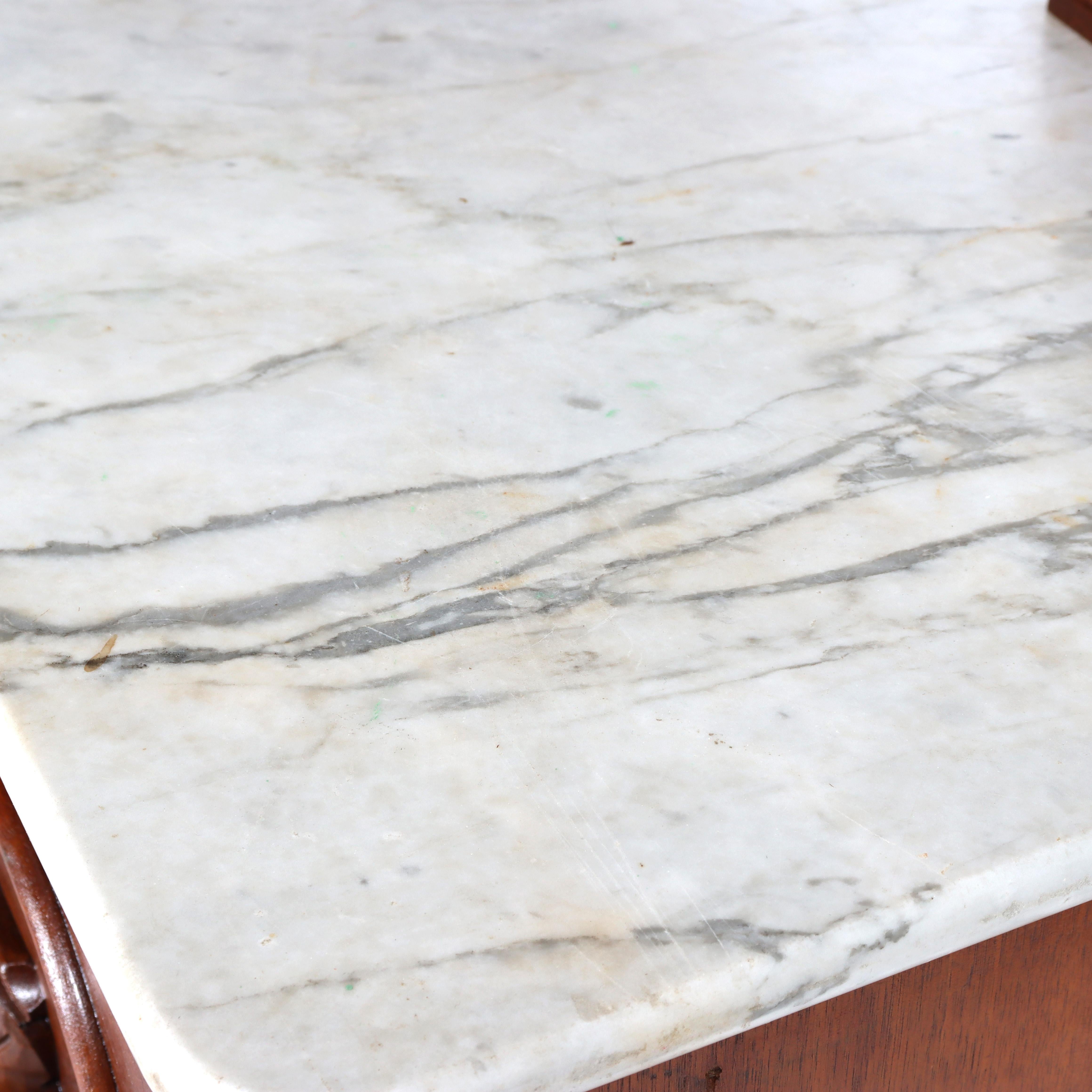 Coffre à 3 tiroirs en noyer avec dessus en marbre, époque Renaissance, vers 1890 en vente 4