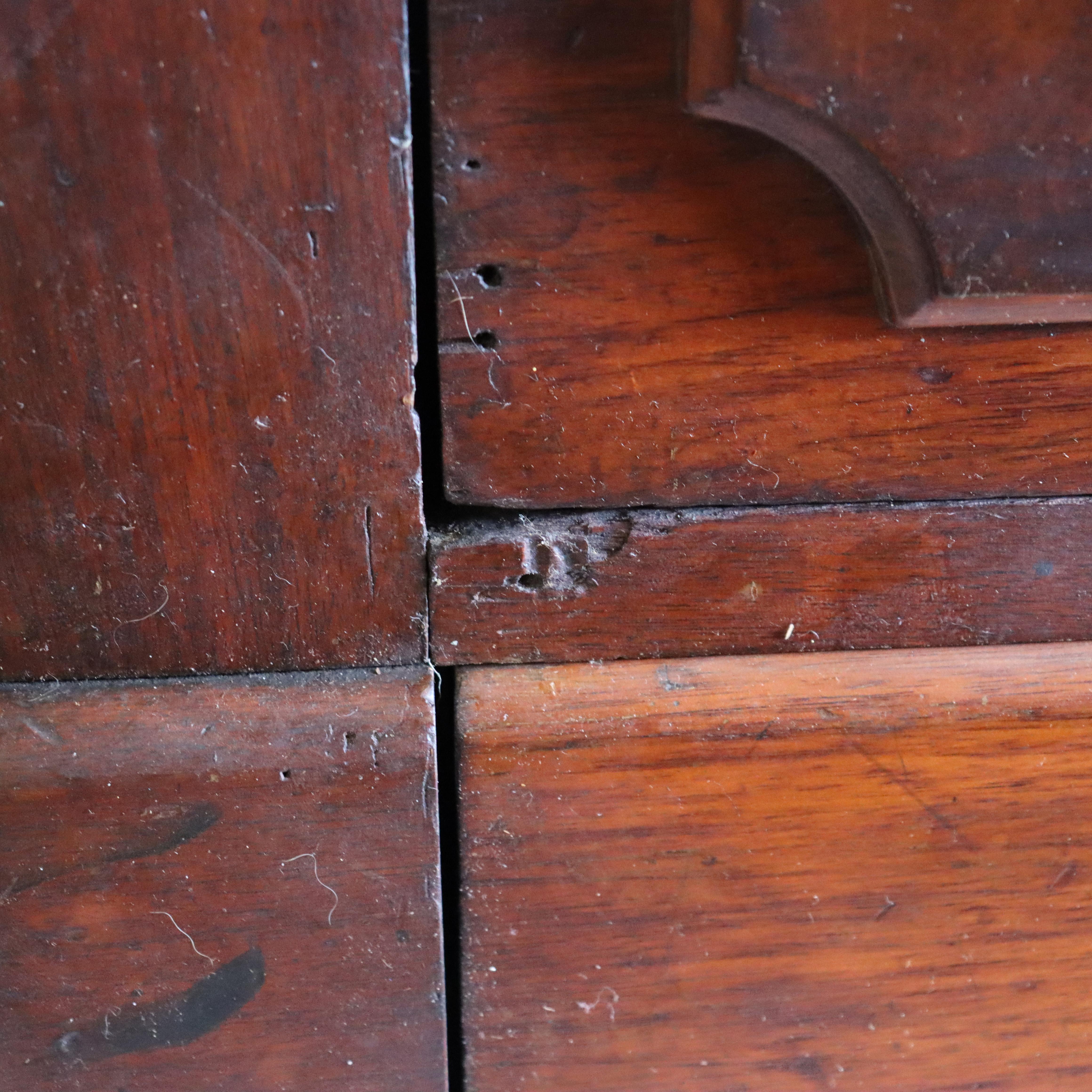 Ancienne commode à 4 tiroirs à dessus de marbre en noyer et ronce Renaissance c1890 en vente 11