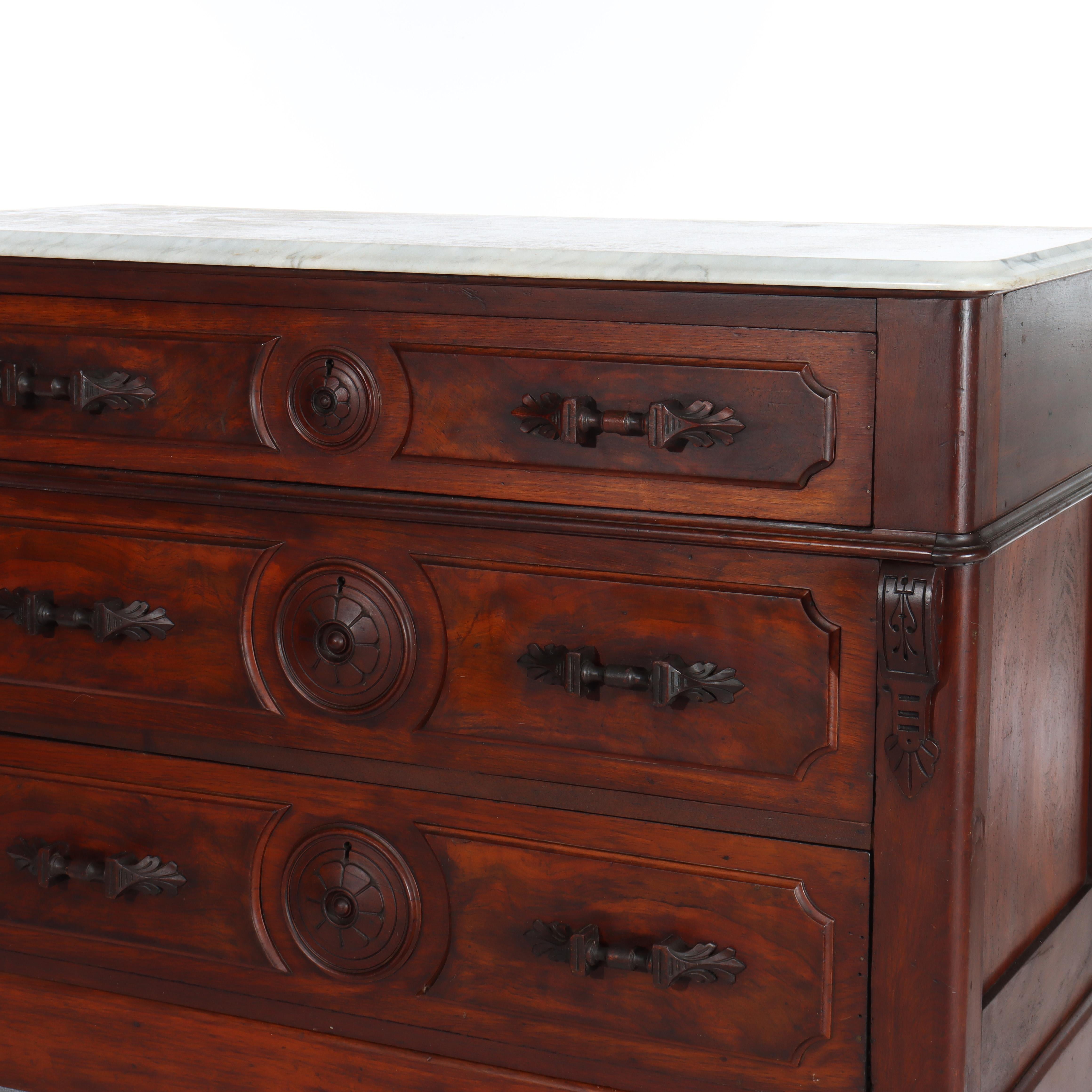 Néo-Renaissance Ancienne commode à 4 tiroirs à dessus de marbre en noyer et ronce Renaissance c1890 en vente