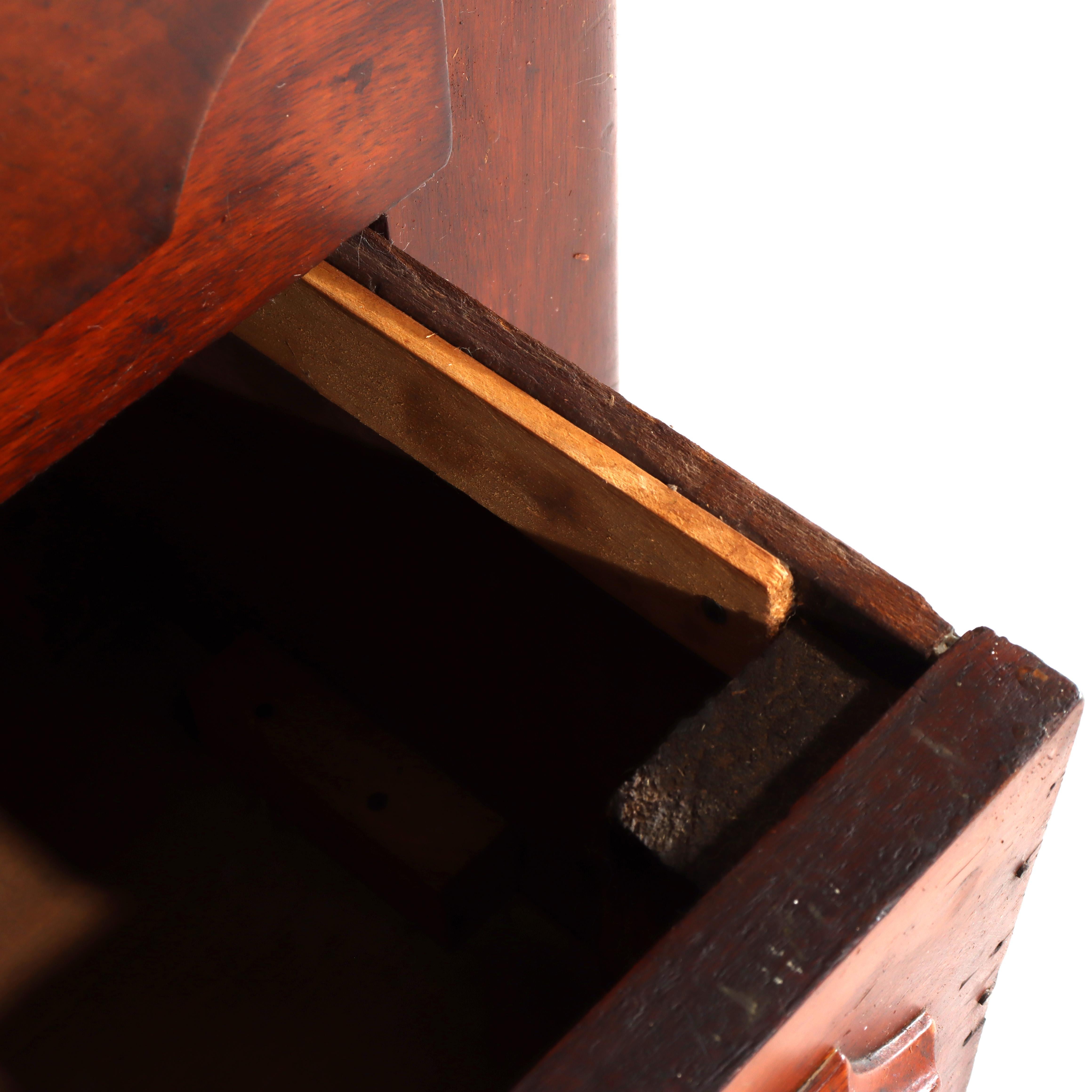 Ancienne commode à 4 tiroirs à dessus de marbre en noyer et ronce Renaissance c1890 en vente 3