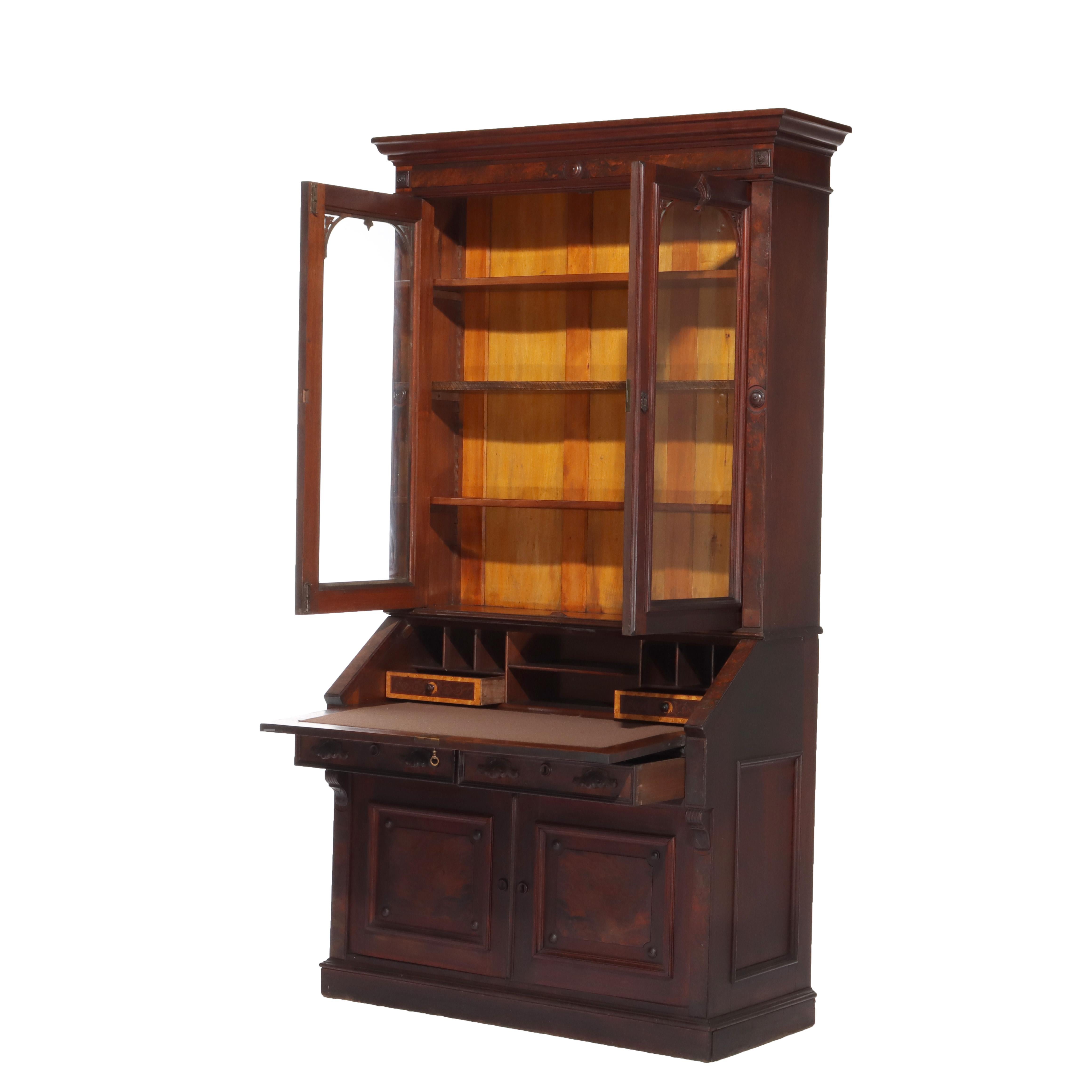 Noce Antico scrittoio rinascimentale in noce e radica C1880 in vendita