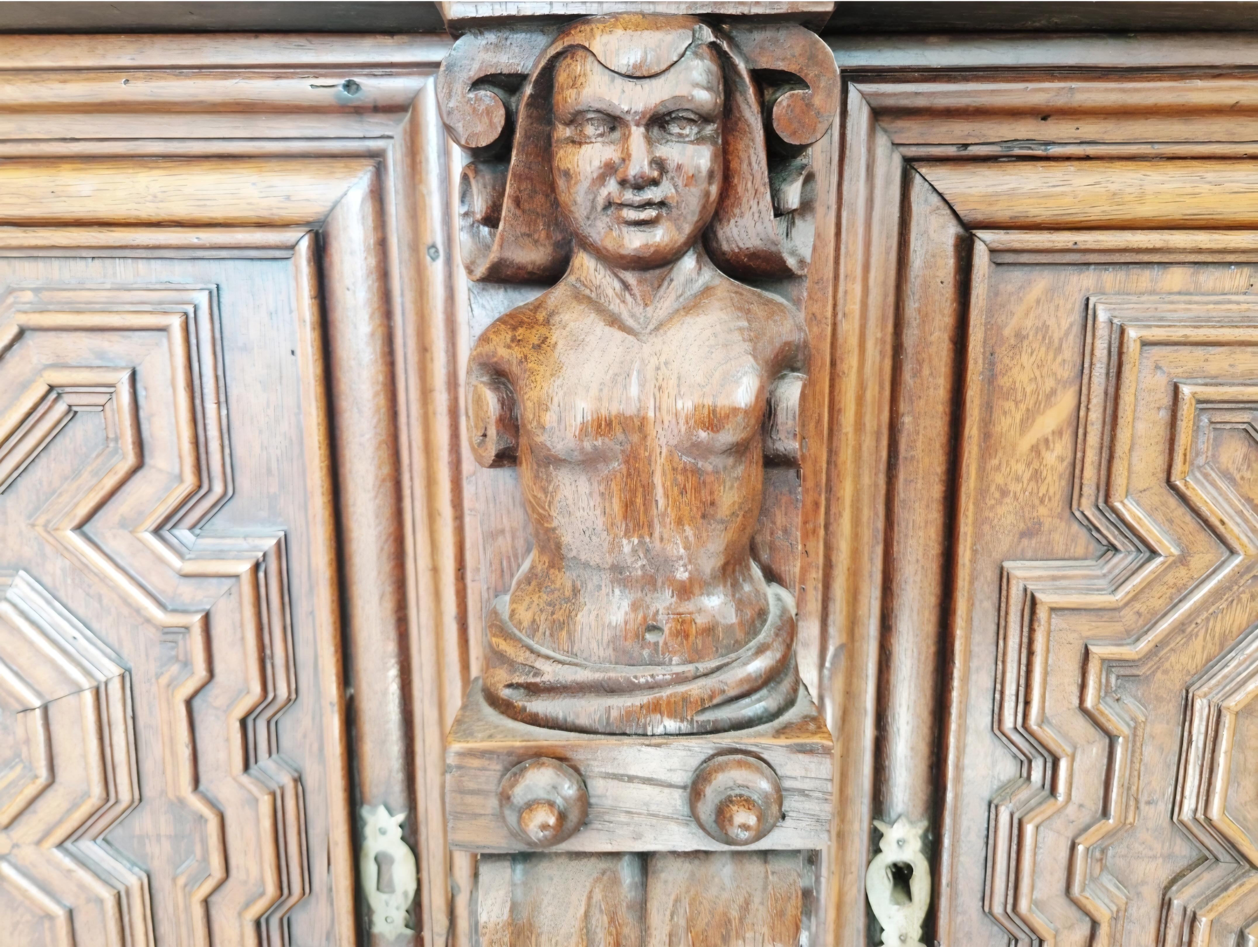 Francese Credenza rinascimentale antica Buffet francese del XIX secolo in vendita