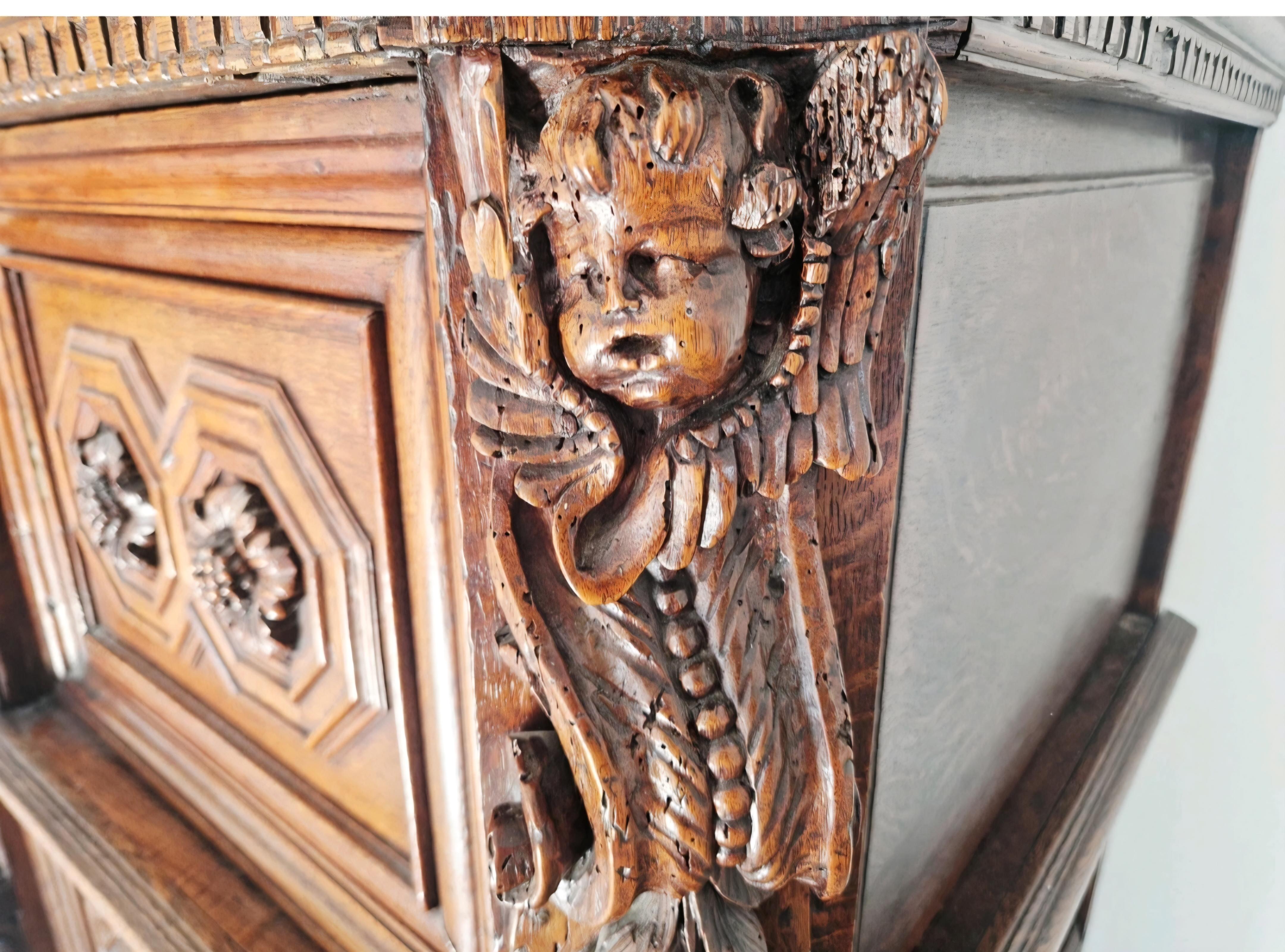 Intagliato Credenza rinascimentale antica Buffet francese del XIX secolo in vendita
