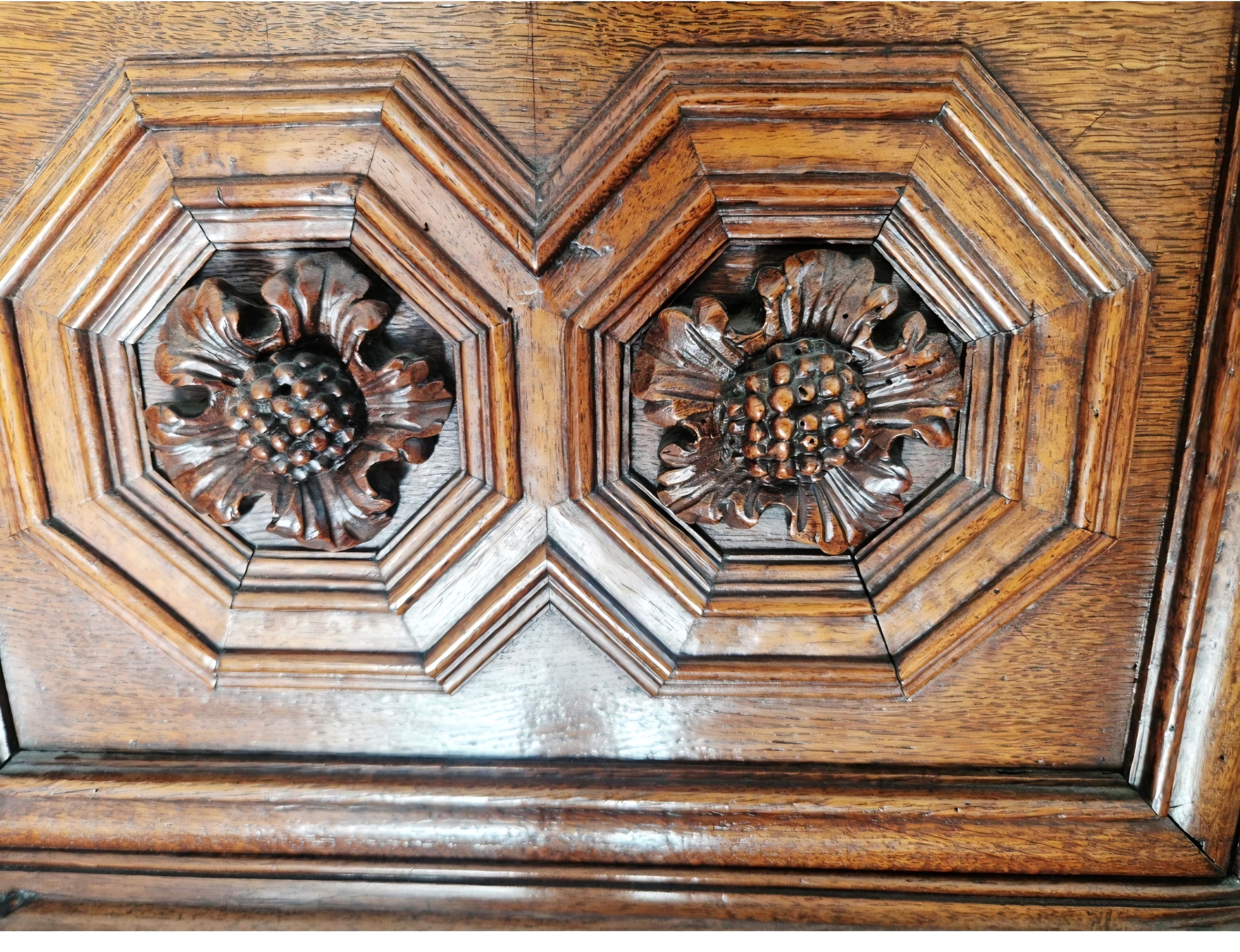 Credenza rinascimentale antica Buffet francese del XIX secolo In condizioni buone in vendita a Buxton, GB