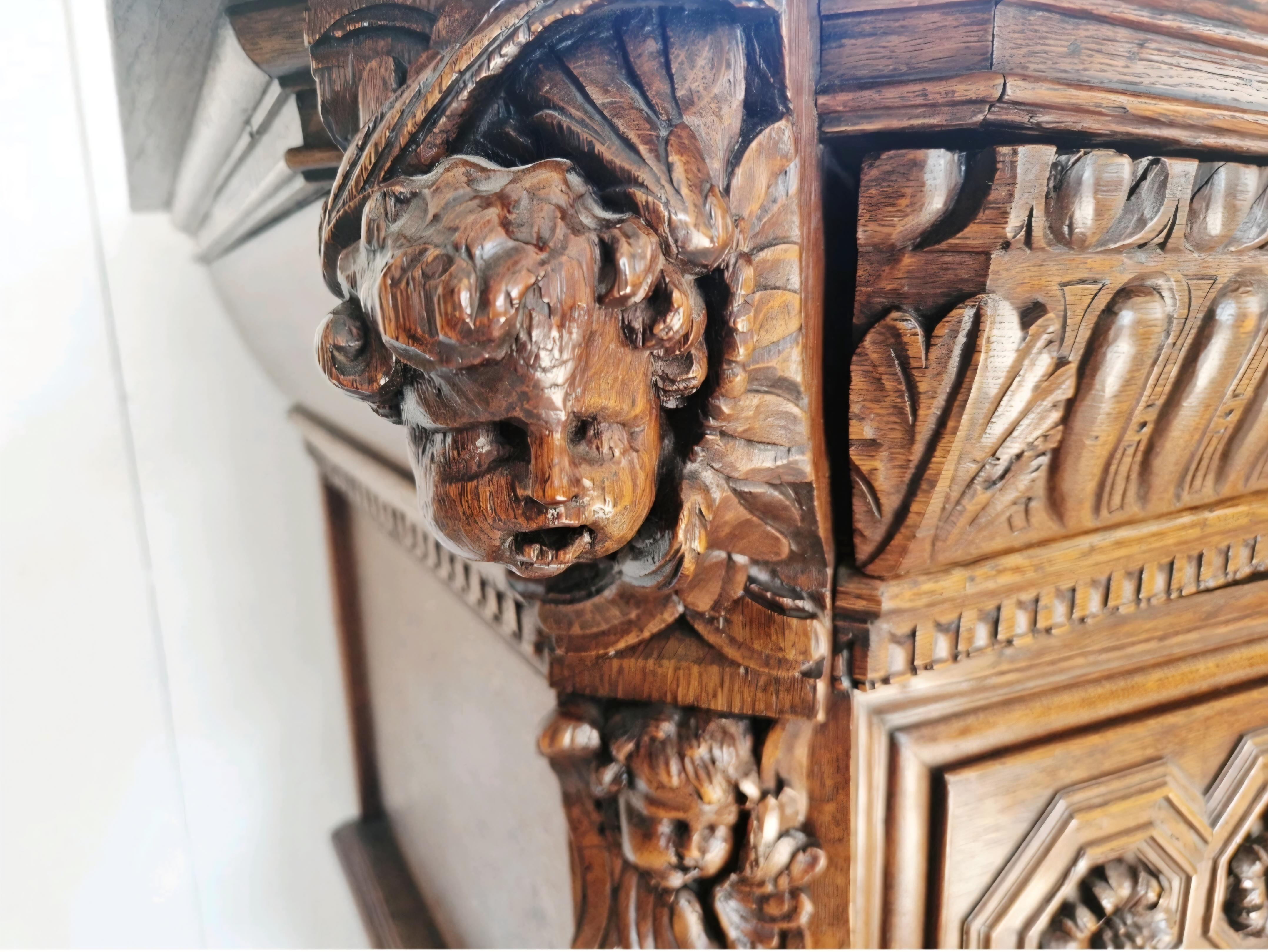 Credenza rinascimentale antica Buffet francese del XIX secolo in vendita 2