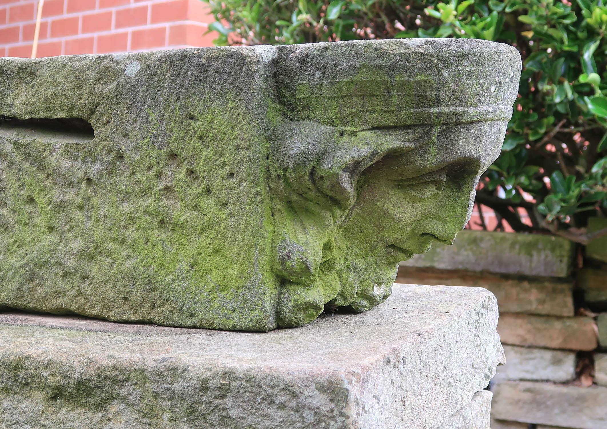 Corbeau ou clé de voûte antique en grès sculpté de style Renaissance Bon état - En vente à St Annes, Lancashire
