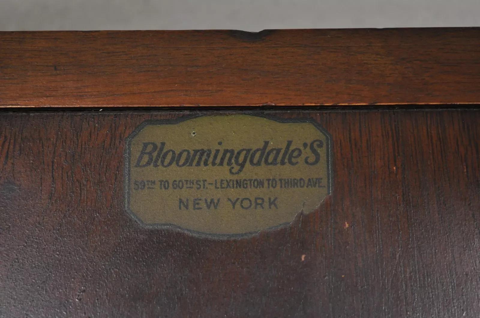 Antique Renaissance Style Carved Walnut Marble Top Side Table from Bloomingdales For Sale 4