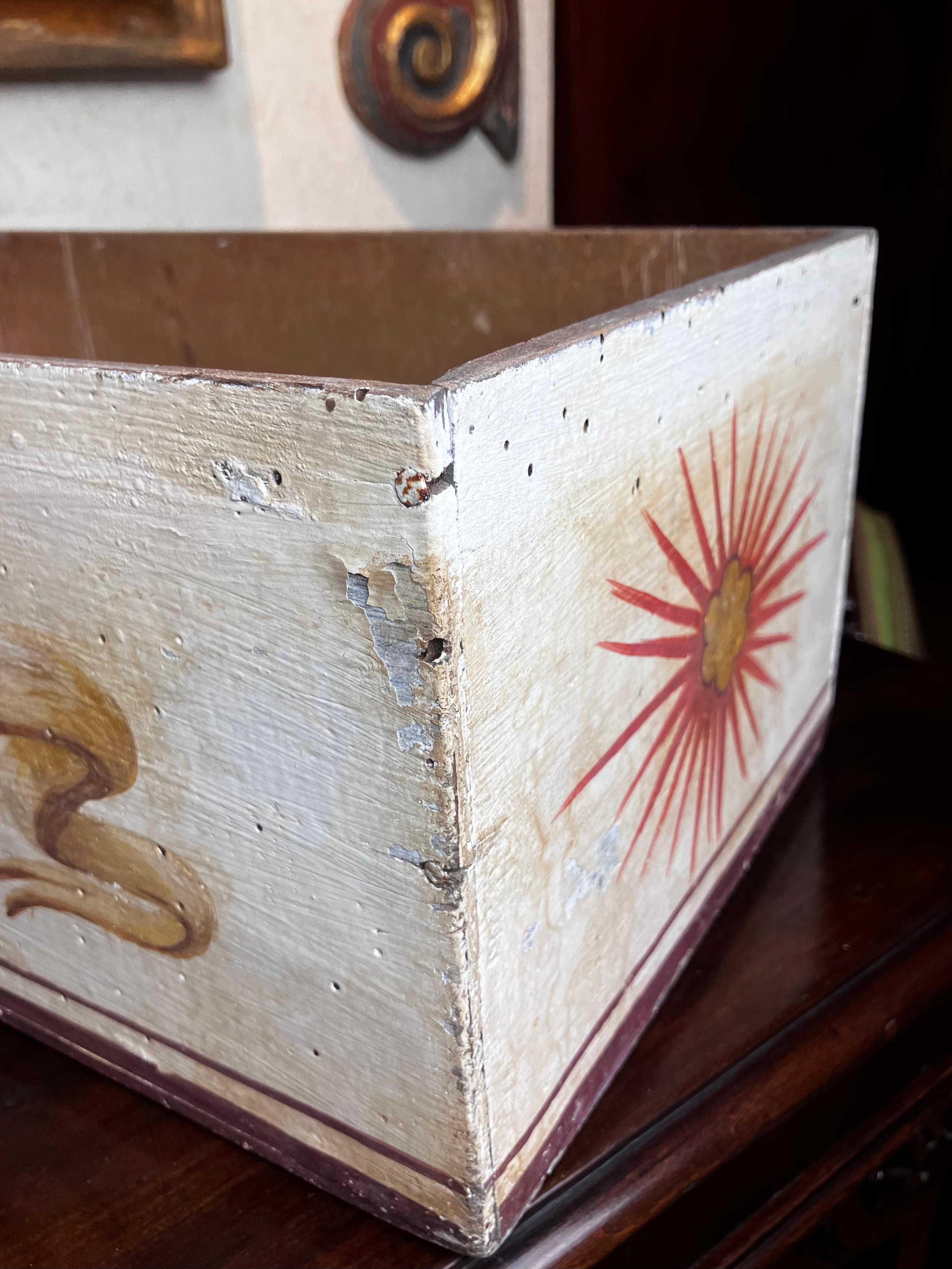 Antigua Caja de Boticario Italiana de Madera Lacada de Estilo Renacentista siglo XIX en venta