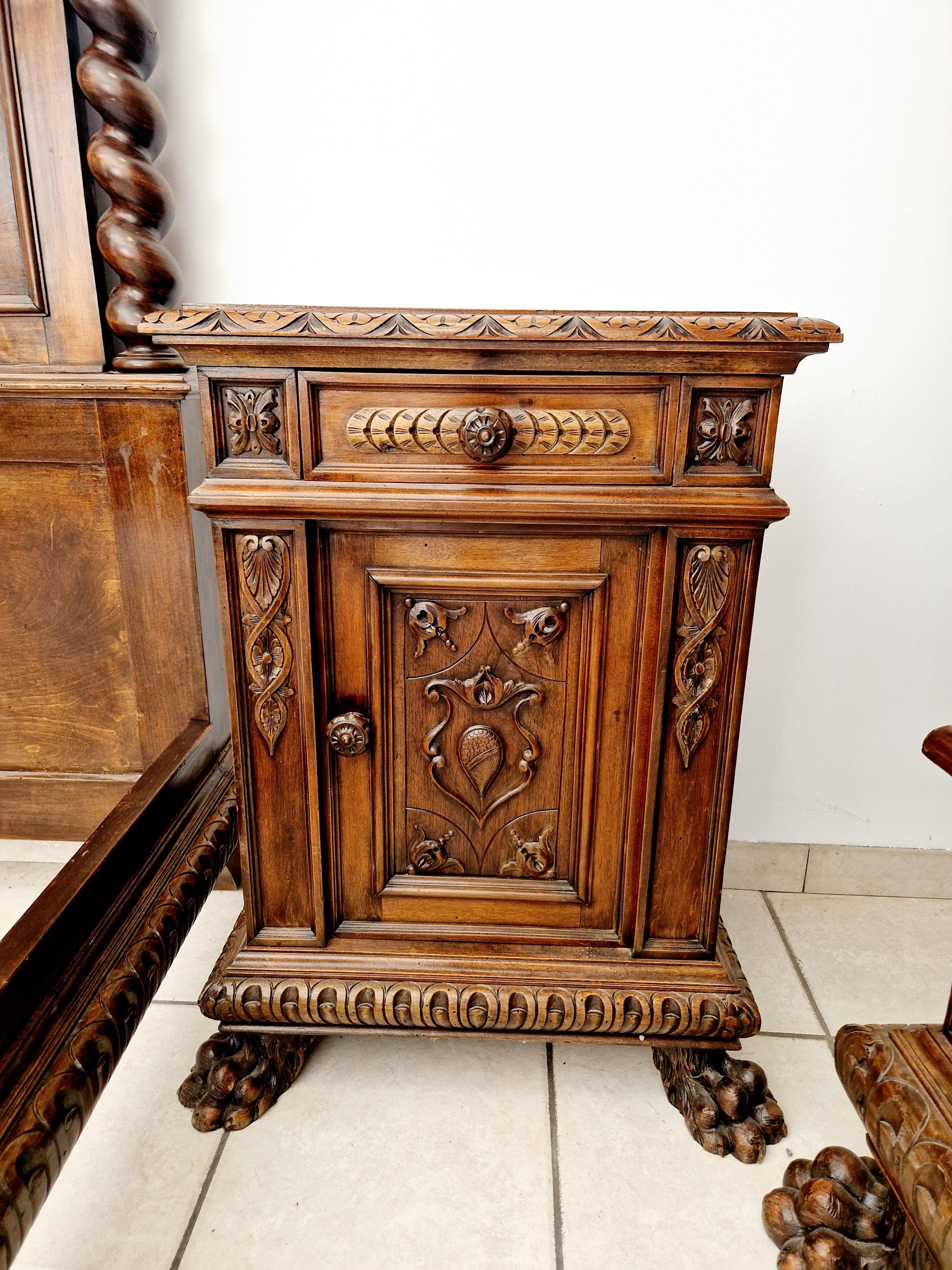 Antique Renaissance Style Victorian Bedroom Set in Brown Walnut 1