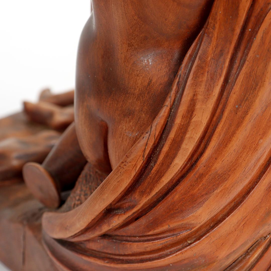 Antike geschnitzte Pieta-Skulptur aus Holz im Renaissance-Stil mit Maria und Christus im Angebot 12