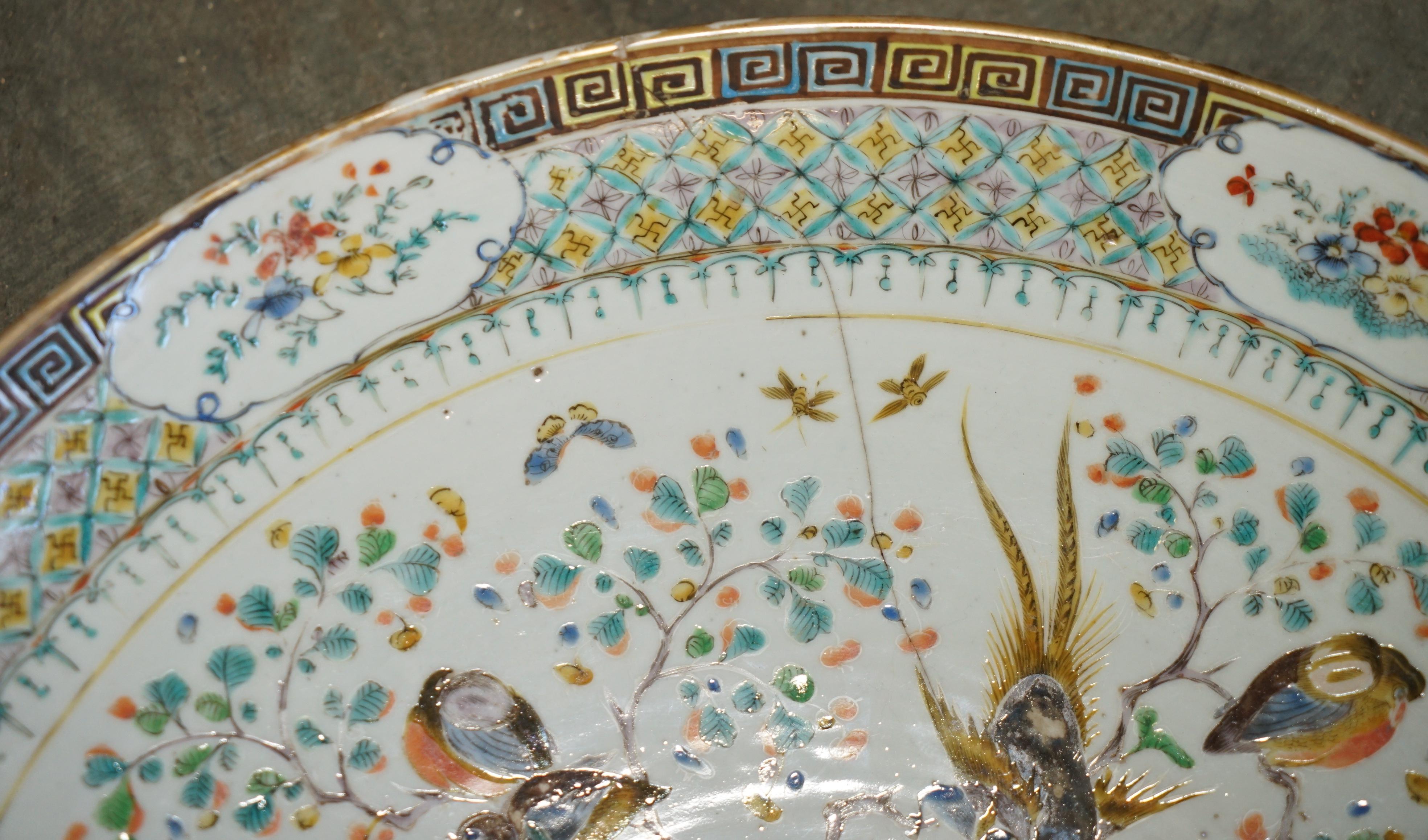 Porcelain ANTiQUE REPAIRED 18TH CENTURY CHINESE FAMILLE VERTE PORCELAIN CHARGER PLATE For Sale
