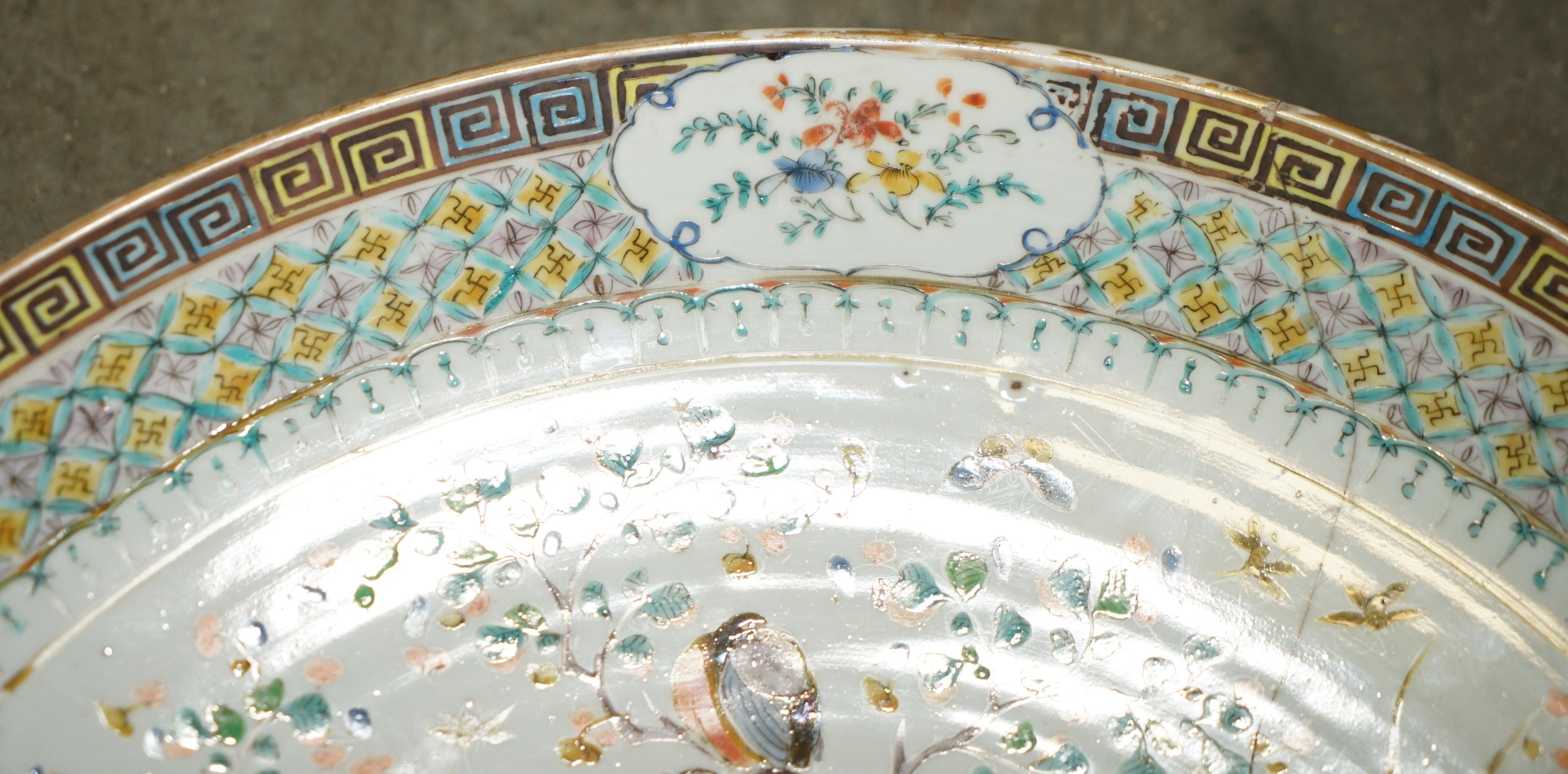 ANTiQUE REPAIRED 18TH CENTURY CHINESE FAMILLE VERTE PORCELAIN CHARGER PLATE For Sale 1