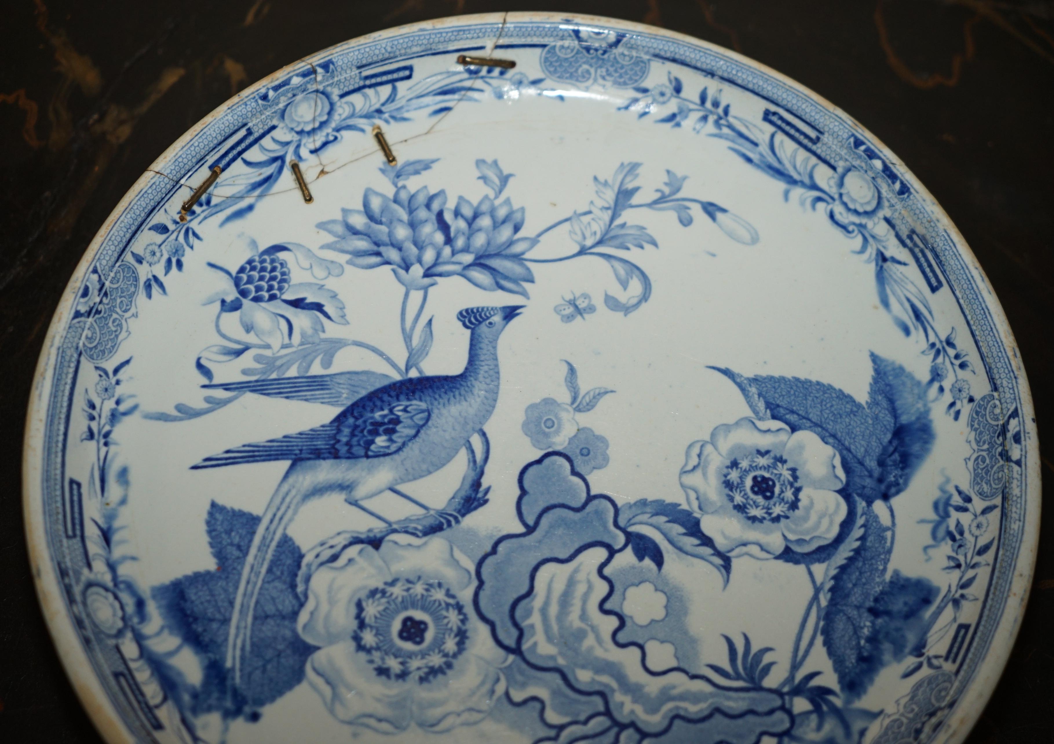 Début de l'époque victorienne ANTiQUE REPAIRE MID 19TH CENTURY STONE CHINA CHINESE PORCELAIN CHARGER PLATEAU en vente