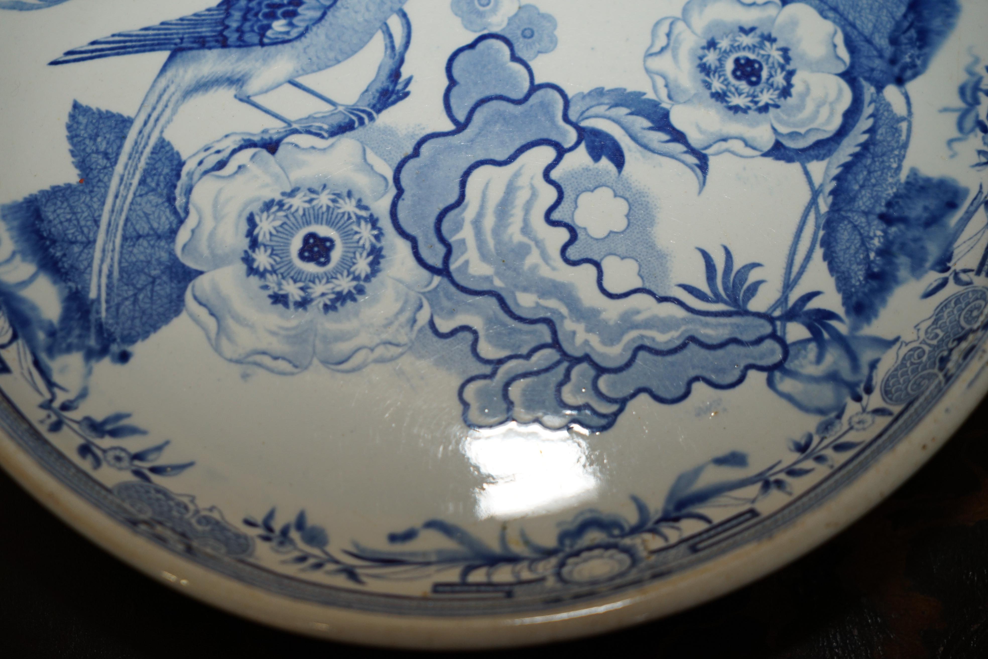 Porcelaine ANTiQUE REPAIRE MID 19TH CENTURY STONE CHINA CHINESE PORCELAIN CHARGER PLATEAU en vente