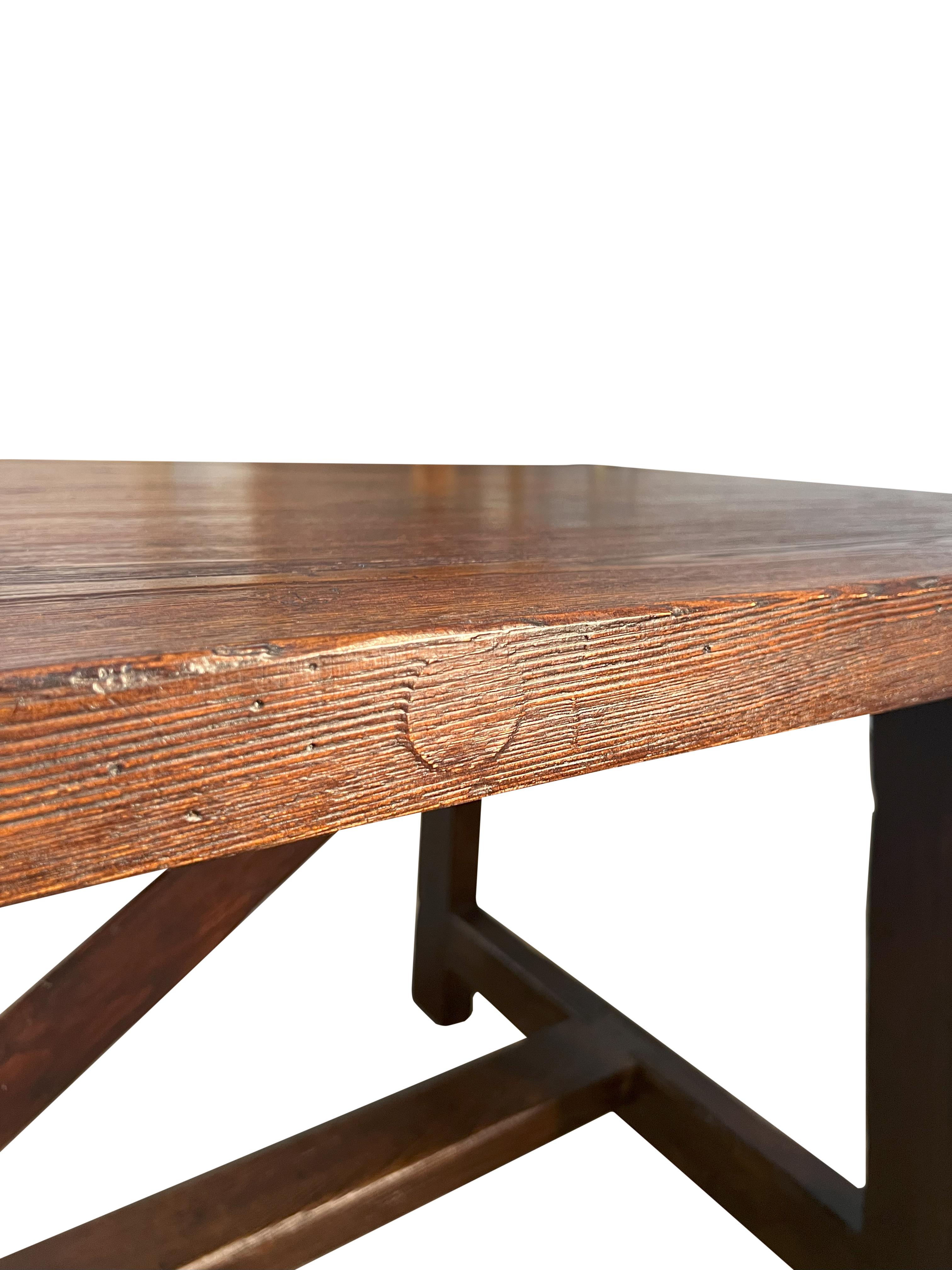 Antique Reproduction of 17th Century Italian Chestnut Fratino Style Table For Sale 1