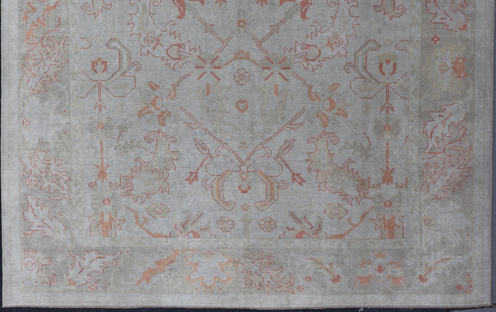 Türkischer Oushak mit gedämpfter Farbpalette und All-Over-Design von Keivan Woven Arts im Angebot 4