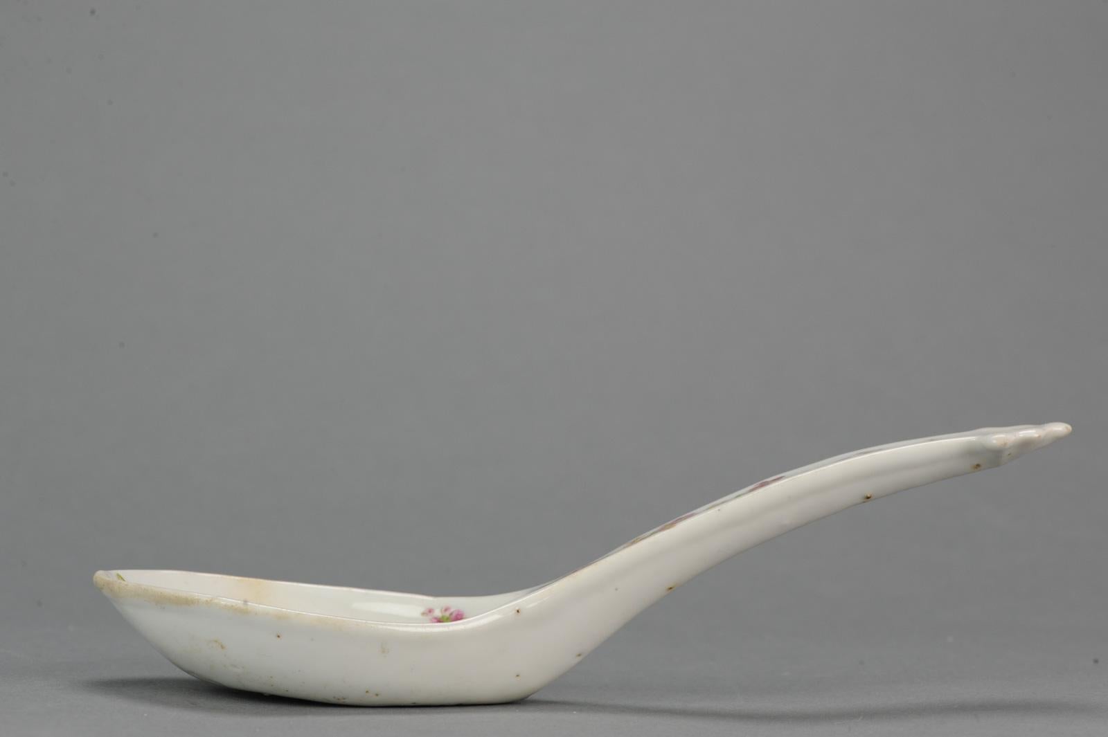 Antique Republic Chinese Porcelain Large Spoon, 19th/20th Century In Good Condition For Sale In Amsterdam, Noord Holland